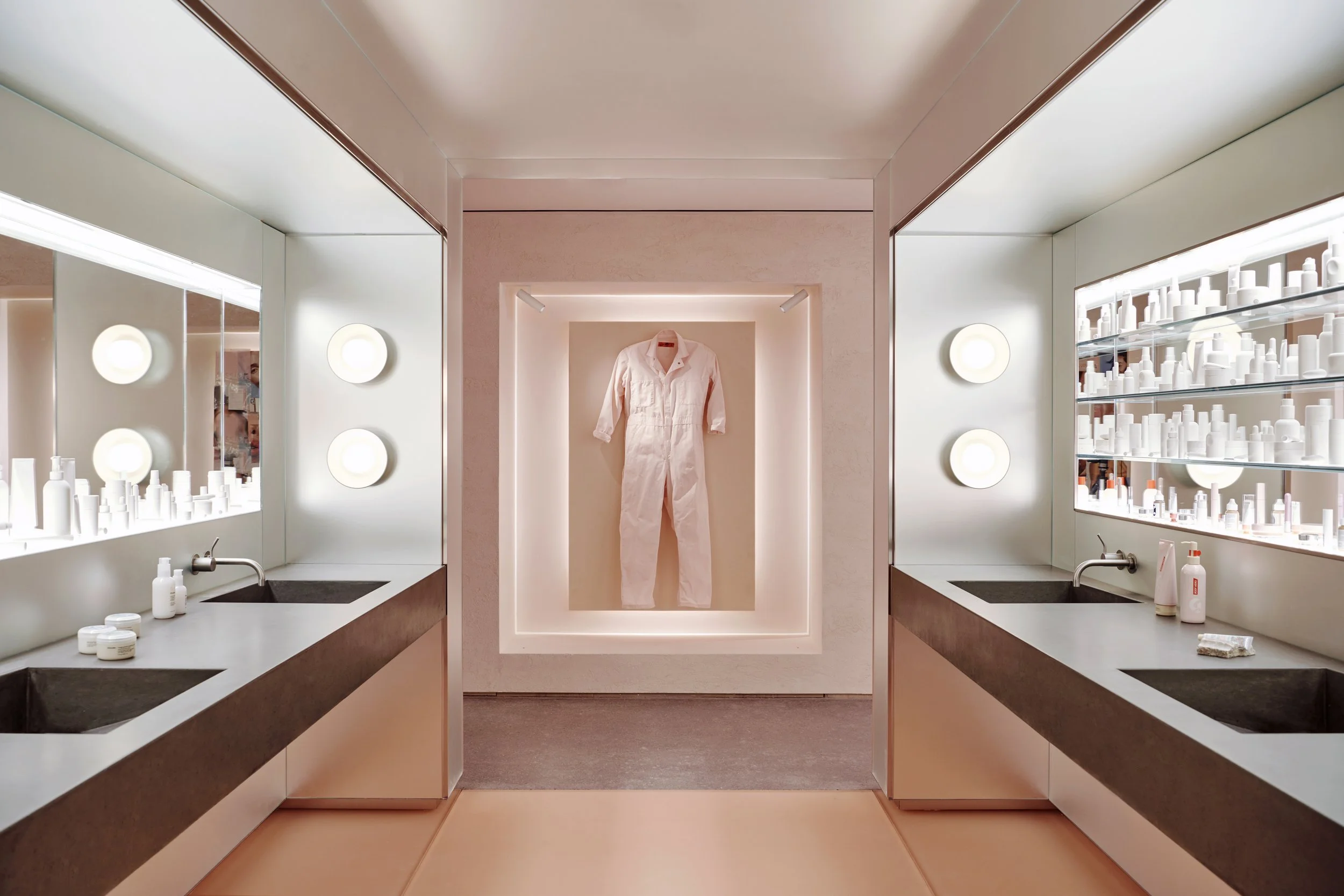 Glossier_Flagship_Wet-bar_Uniform_CG.jpg