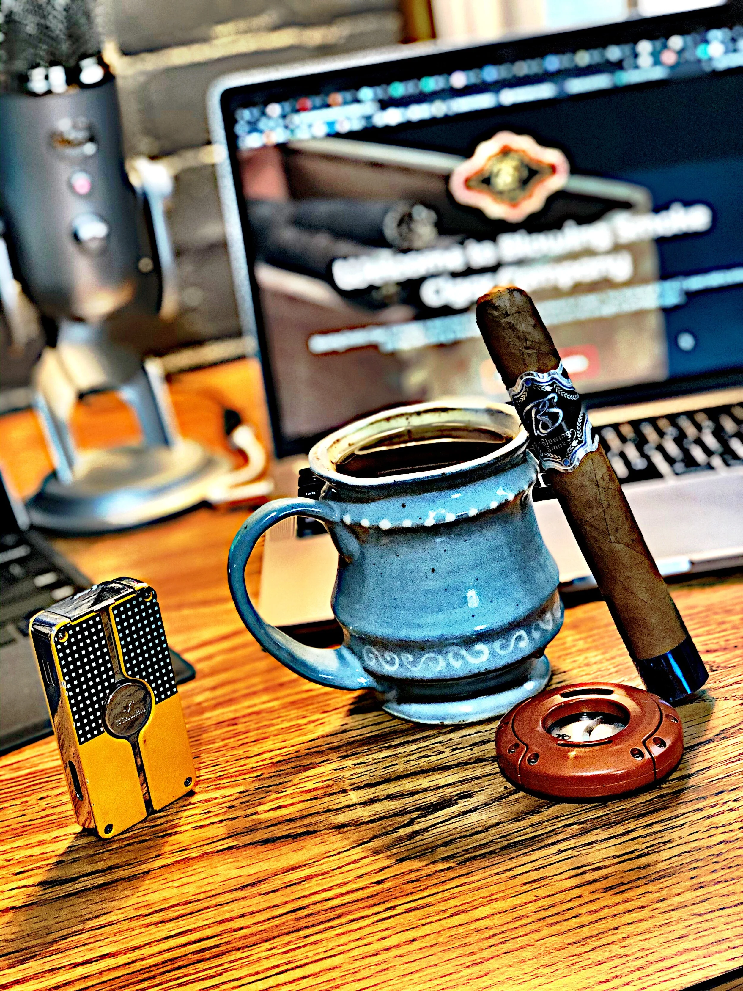 Blowing Smoke Cigar Company - Habano Mild