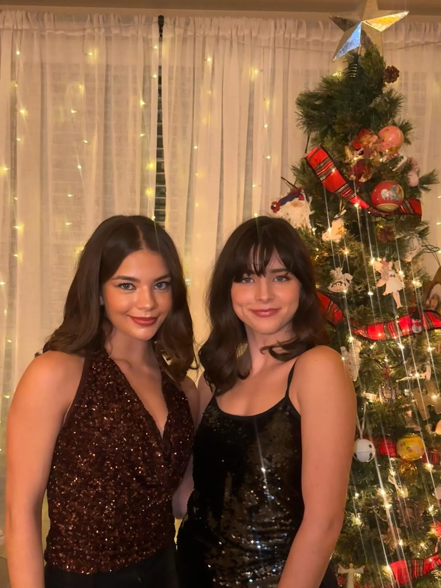 We look like sparkly sisters in this but we&rsquo;re actually just➡️