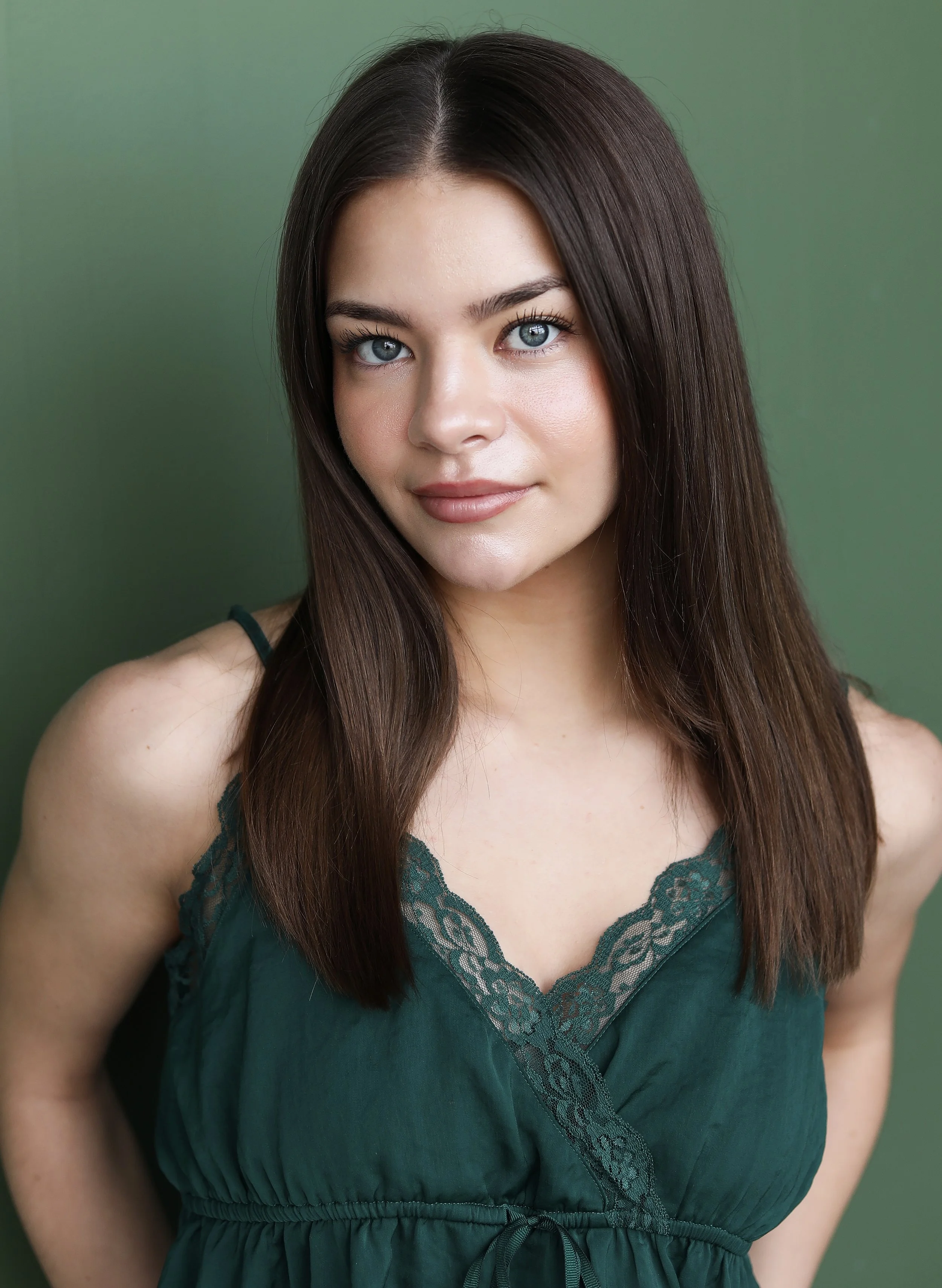 Jessie Headshot 1.jpg