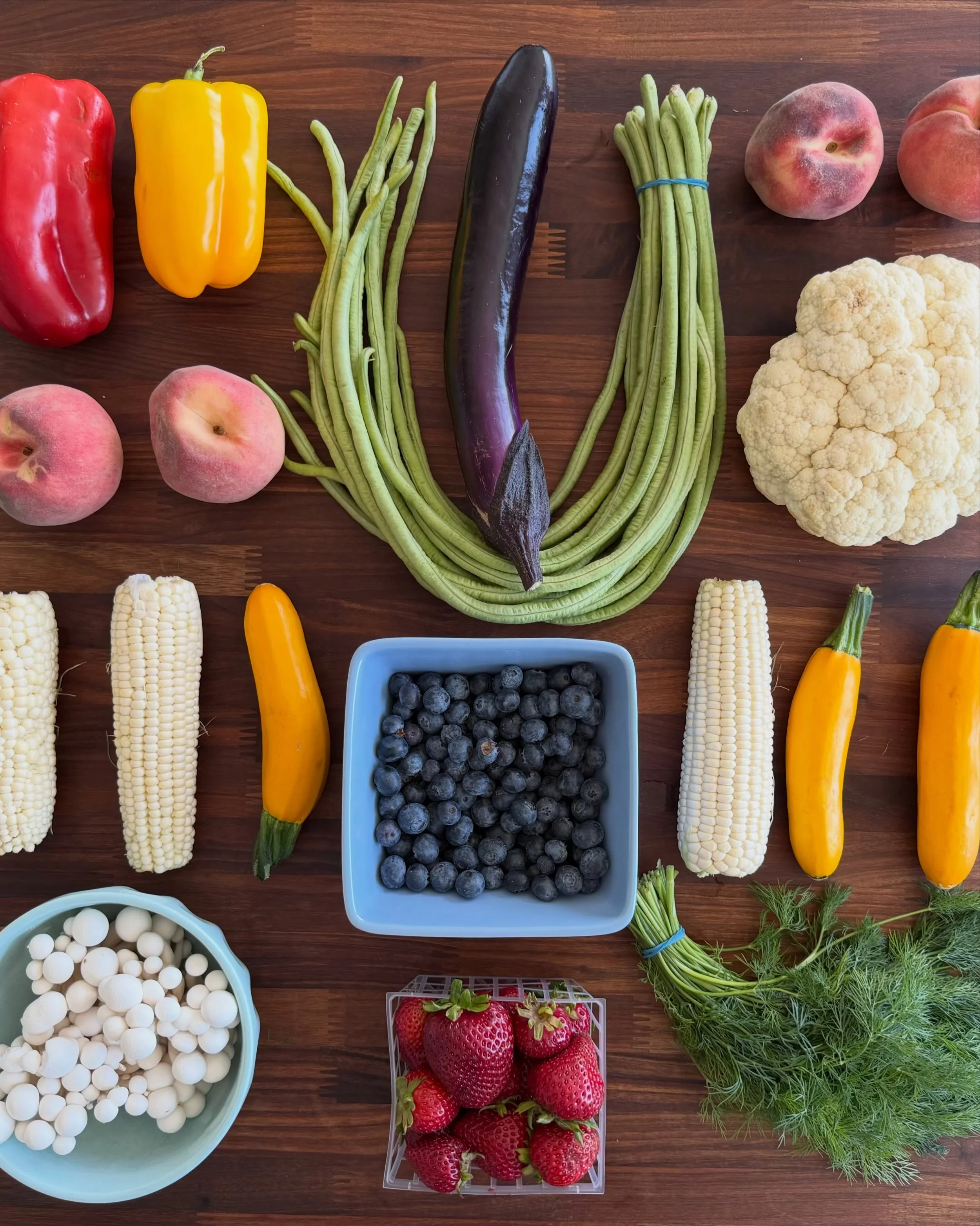 Don&rsquo;t forget to play with your veggies! 🥕🌈🥬

Fresh produce is more than just delicious&mdash;it&rsquo;s colorful, creative, and full of beauty. From the vibrant colors of a farmers market haul to the textures and shapes that make every veget