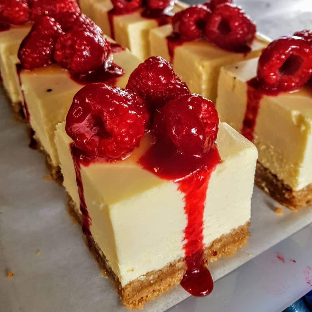 Gooooood morning happy commuters! It&rsquo;s #Friyay and we are back @scfoodmarket this weekend. Did you miss us?

This week we will be bringing along the usual cake suspects in the form of decadent layer cakes, brownie and blondie bars and of course