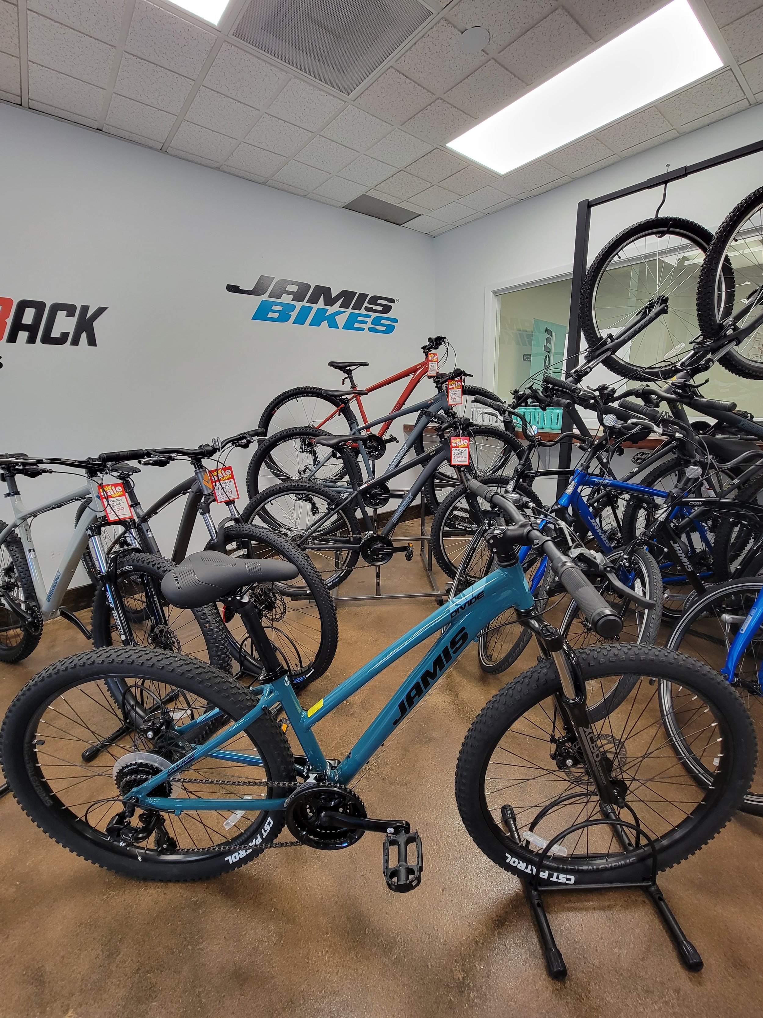 Jamis Divide Hardtail Mountain Bike — Recycled Cycling Bike Shop