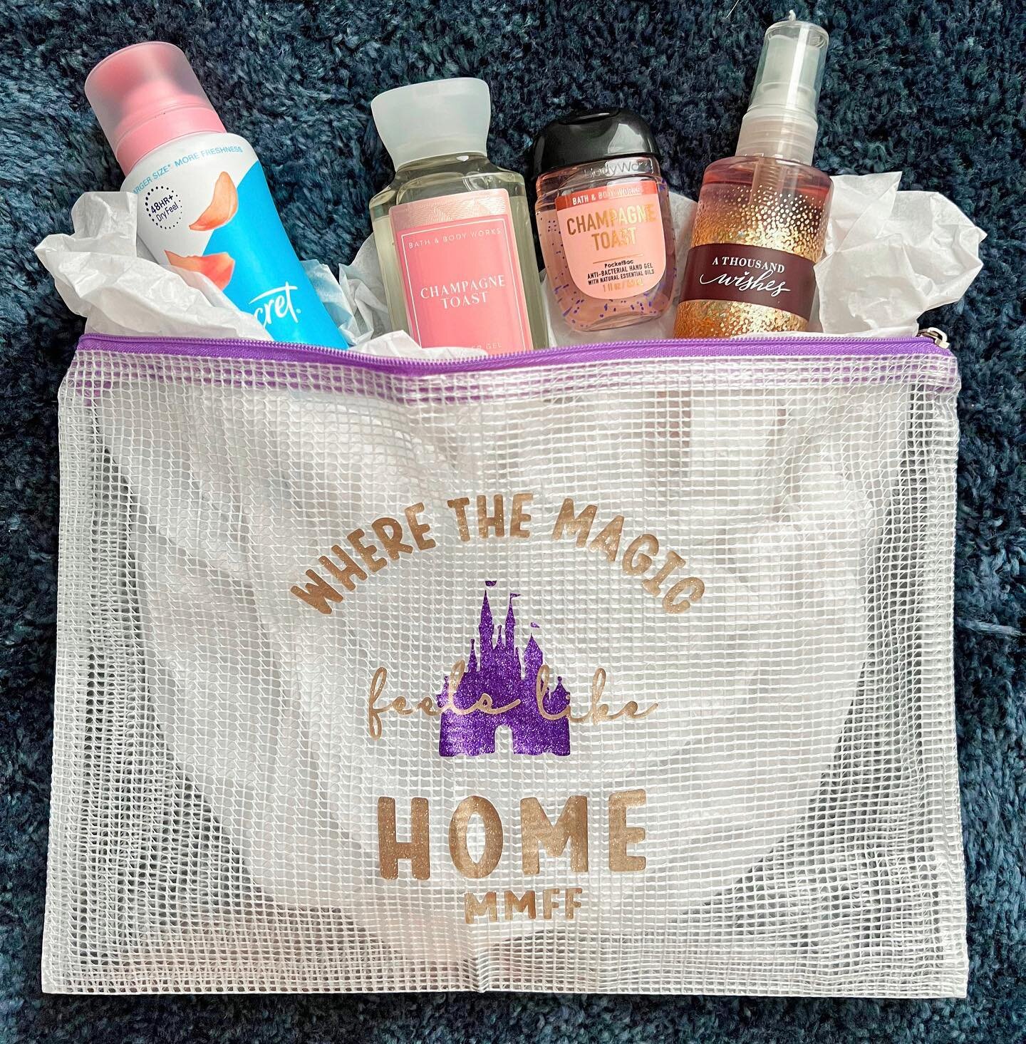 Gift Goelz 😜 🏰 

I put this little gift together for a friend, and I love how I was able to add a personal touch by packaging it in this pouch 💜 These pouches are a great catch all, come in several sizes, several zipper colors, and are adorable pe