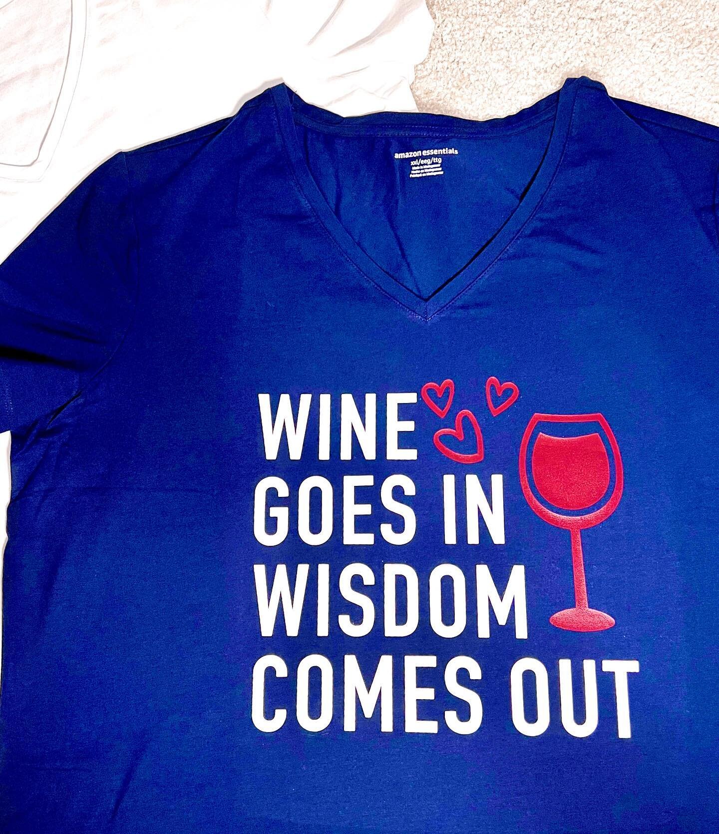 Happy Mother&rsquo;s Day 💐 
Even graphic tees can be customized to whatever saying resonates with you! These two were a part of a Mother&rsquo;s Day order or a very wise mom 🍷 

#mothersdaygifts #mothersday #graphictees #cricutmade