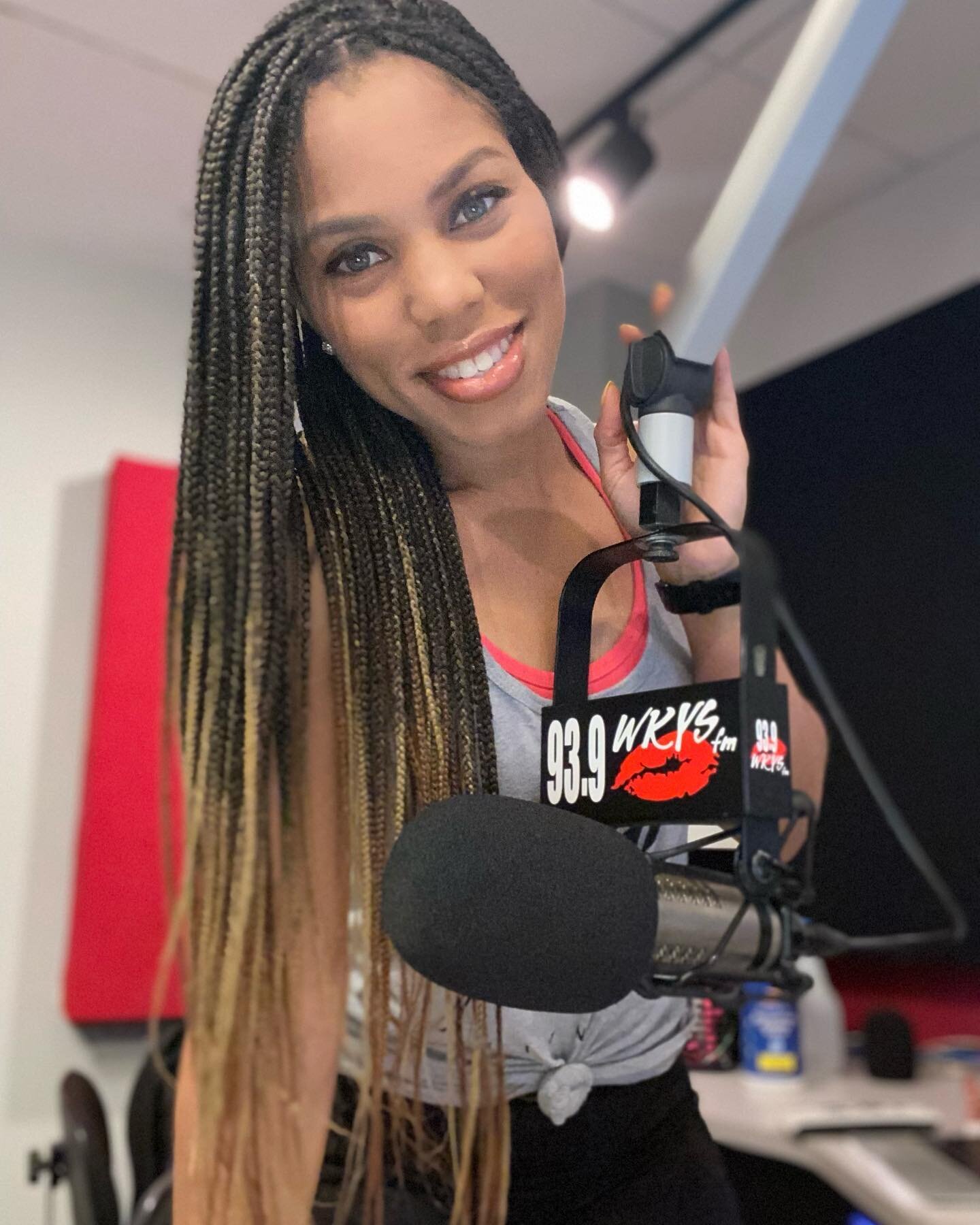 Whew Chile my morning was #GHETTO 😫😫😫😫😫😫😫But the show must go on 😉. Sooooooo turn me up #DMV on @939wkys, #804 on  @ipowerrichmond and #704 on @927theblock . 🙌🏽🙌🏽🙌🏽