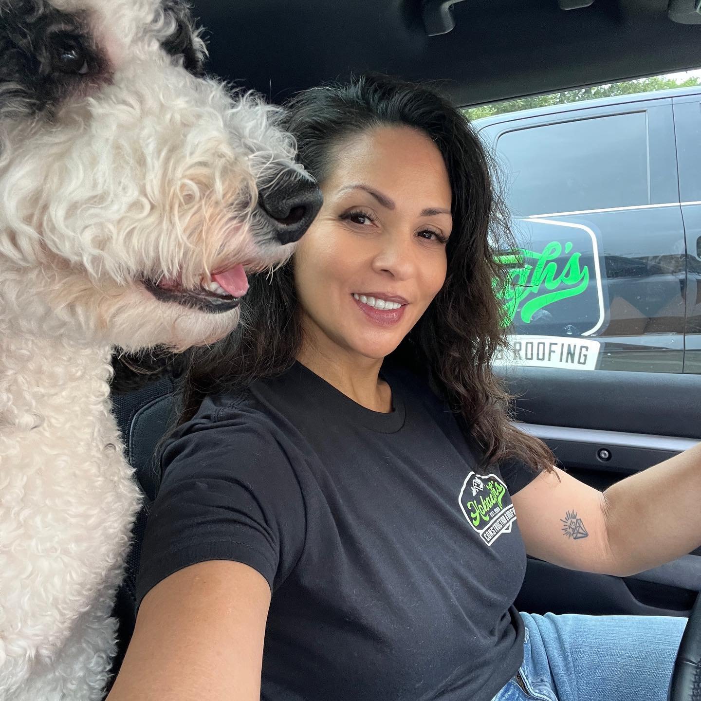 Guess who just rolled up to the office? It’s none other than our beloved furry friend Jake the dog and his trusty sidekick Donna!
With tails wagging and excitement in the air, this dynamic duo brings a whole lot of joy to our workplace.
Giv
