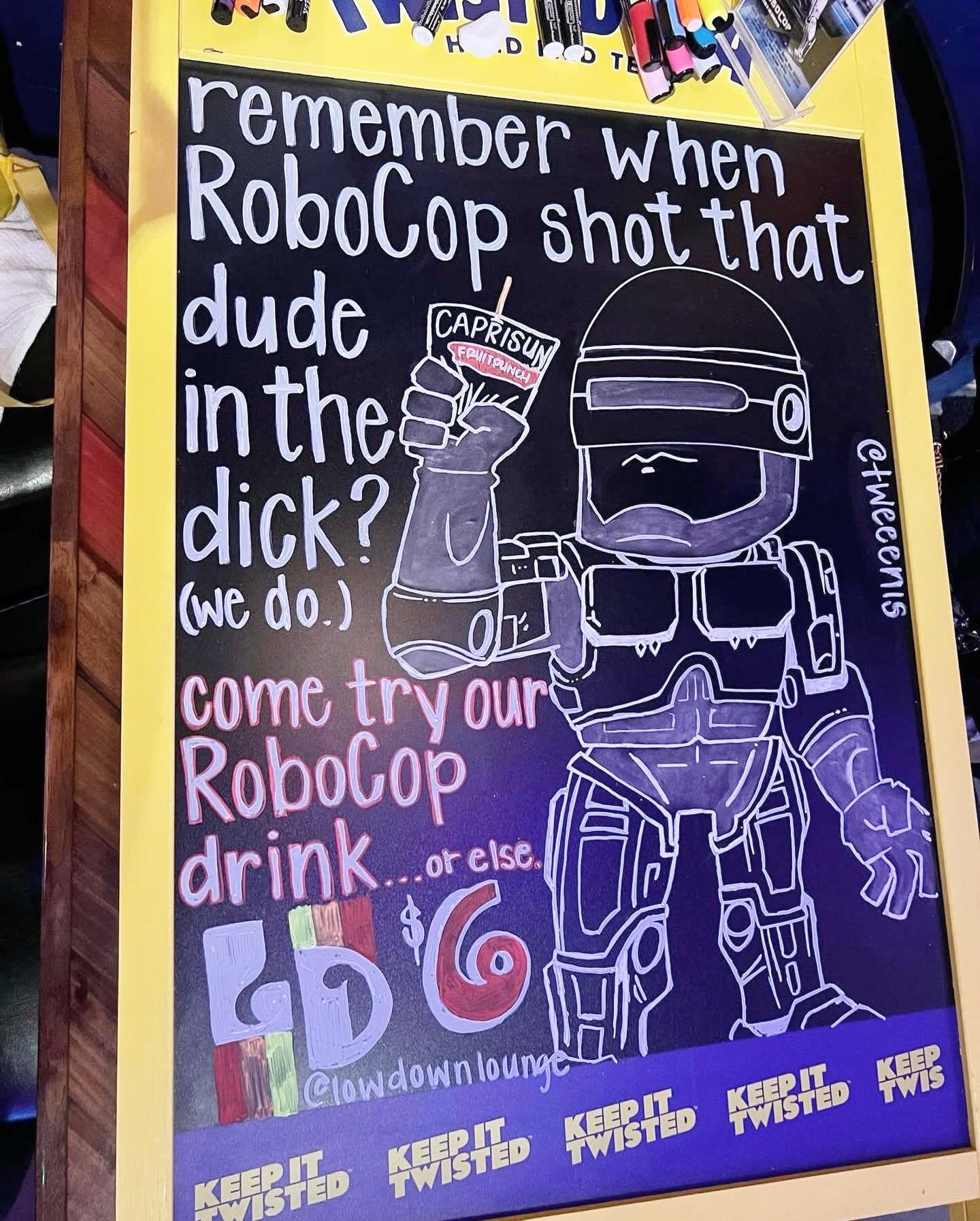 Three years ago we put out a really cool chalkboard and then a couple days later it was stolen :( we think about it from time to time and hope it&rsquo;s doing well wherever it may be!! 

𝖱𝖾𝗐𝖺𝗋𝖽 𝖿𝗈𝗋 𝖺𝗇𝗒𝗈𝗇𝖾 𝗍𝗁𝖺𝗍 𝖻𝗋𝗂𝗇𝗀𝗌 𝗂𝗍 𝖻