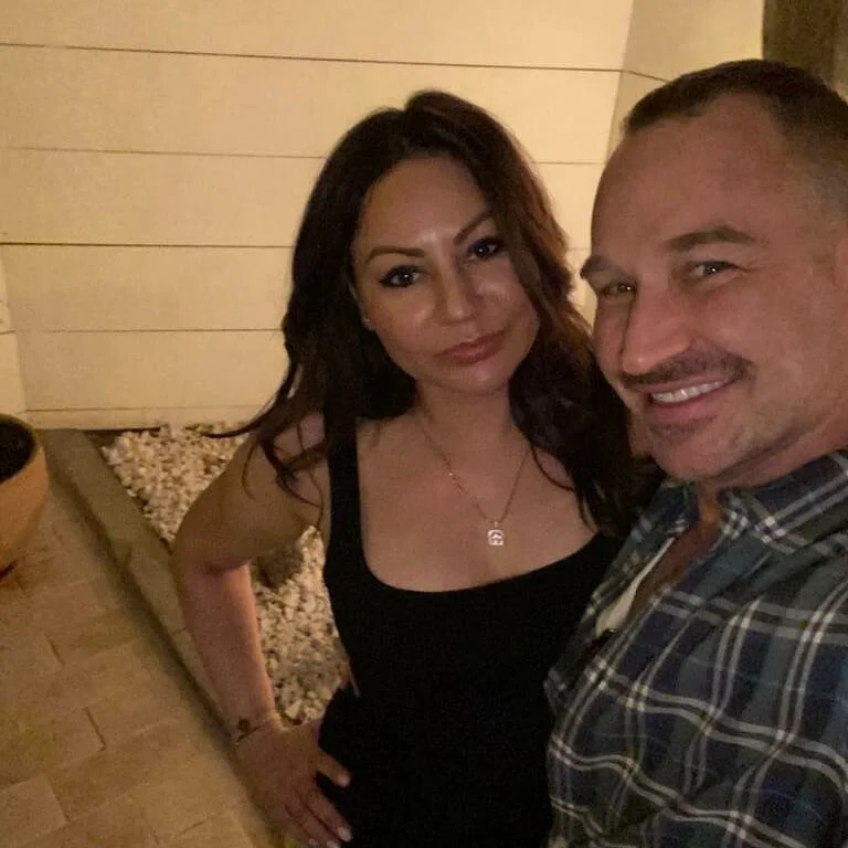 #love #friendship #birthdays #2020 #food #drinks #laughteristhebestmedicine is that @camerondiaz ?!