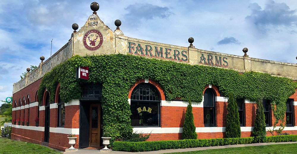 FARMERS ARMS HOTEL</p> 