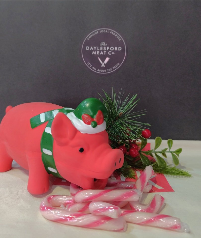 Online and in-store Xmas orders are still open so don't miss out. Our 1000s online customer will also receive a special gift from our Xmas pig🎄🐷🎁 #xmas #pig #butcher #daylesford