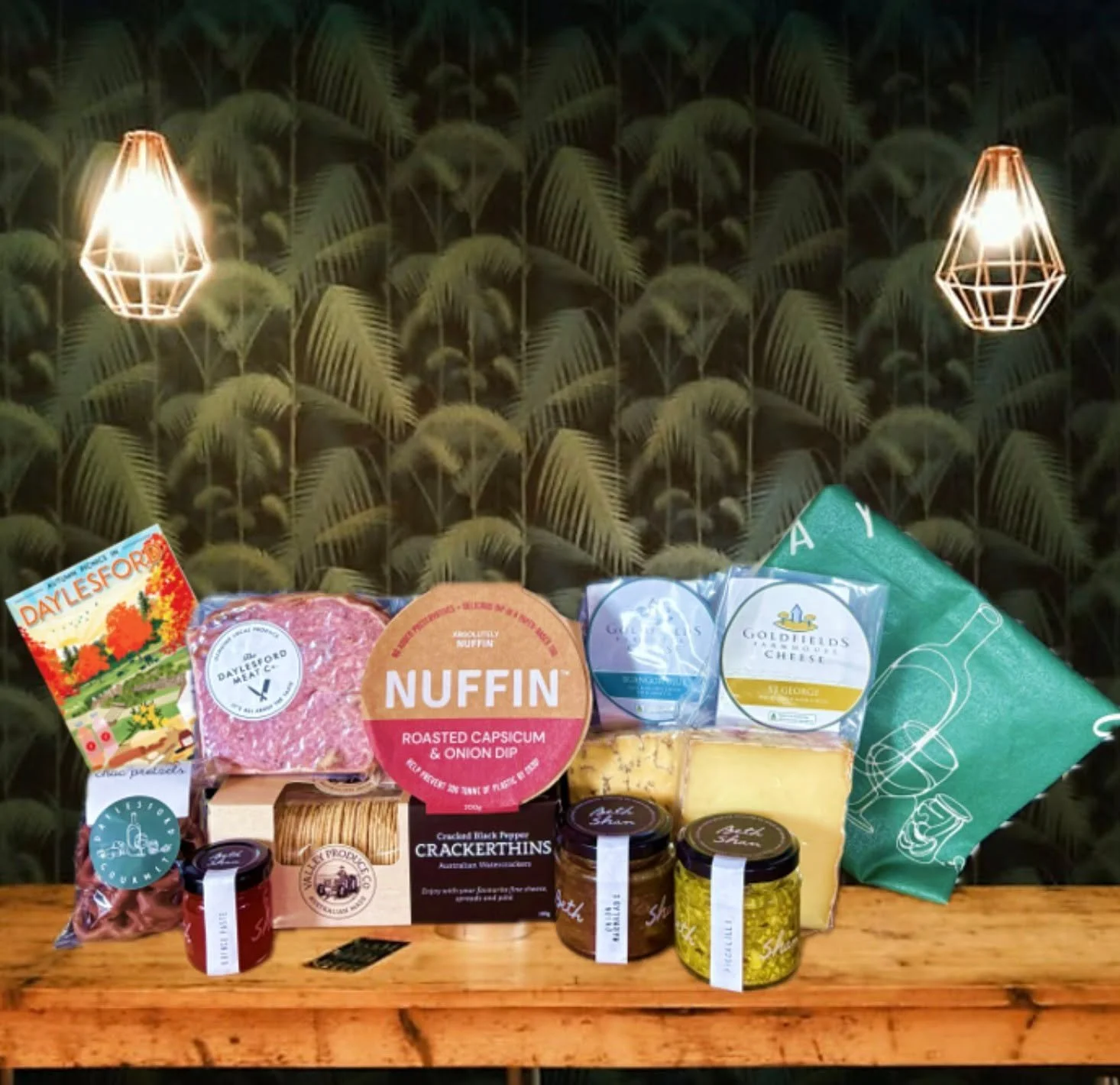 Need a last minute gift for the foodie in your life? 

We've got you covered with gourmet boxes by Daylesford Gourmet thatull of the finest local food products.

The Regional Sampler Box contains:
⁃ Duck and Walnut Terrine - The Daylesford Meat Co, D