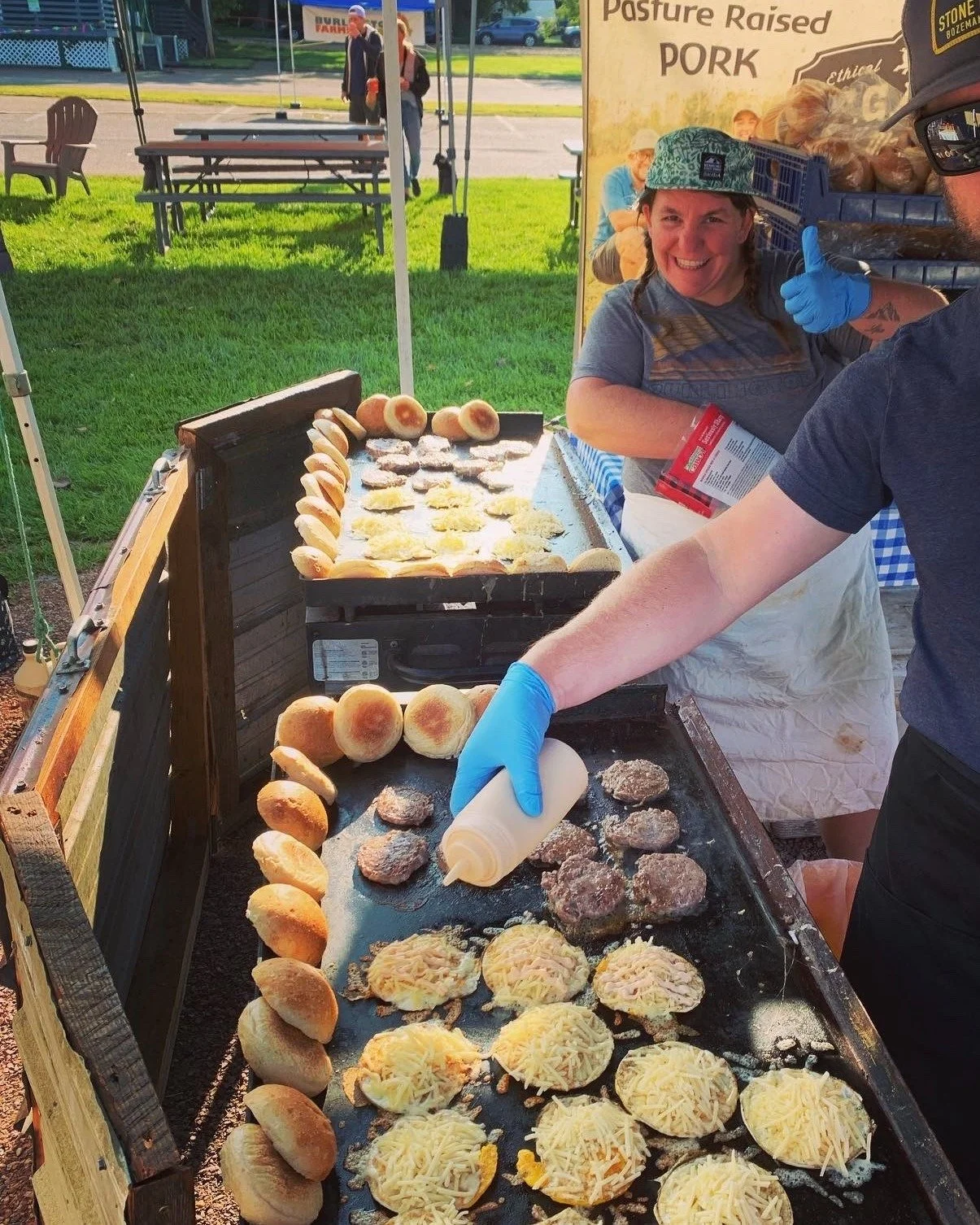 Today, meet @pigasusmeats! 🐷
👋 Hey friends! We’re Phelan & Kelsey O’Connor - the crew behind Pigasus Meats in South Hero, VT, along with our boys (Otis & Jasper), farm helpers (Lexi & Evan), dogs (Potato, Malia & Hank),