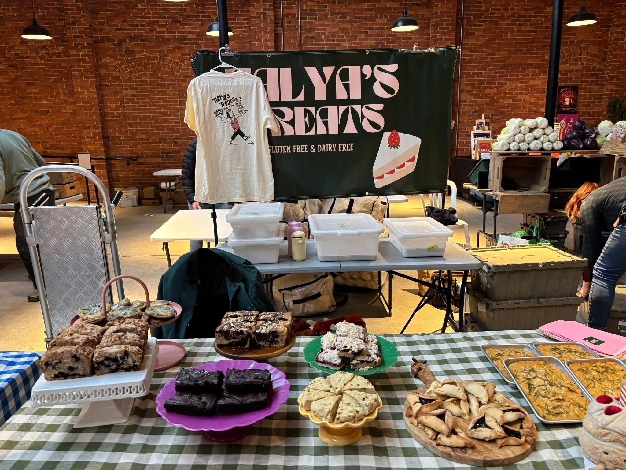 @talyastreats12 has been bringing gluten free goodness to the market all winter long! 🧁

"Based out of my studio apartment in Burlington I bake gluten and dairy free treats , sometimes vegan too, for those who seek a way to treat themselves amo