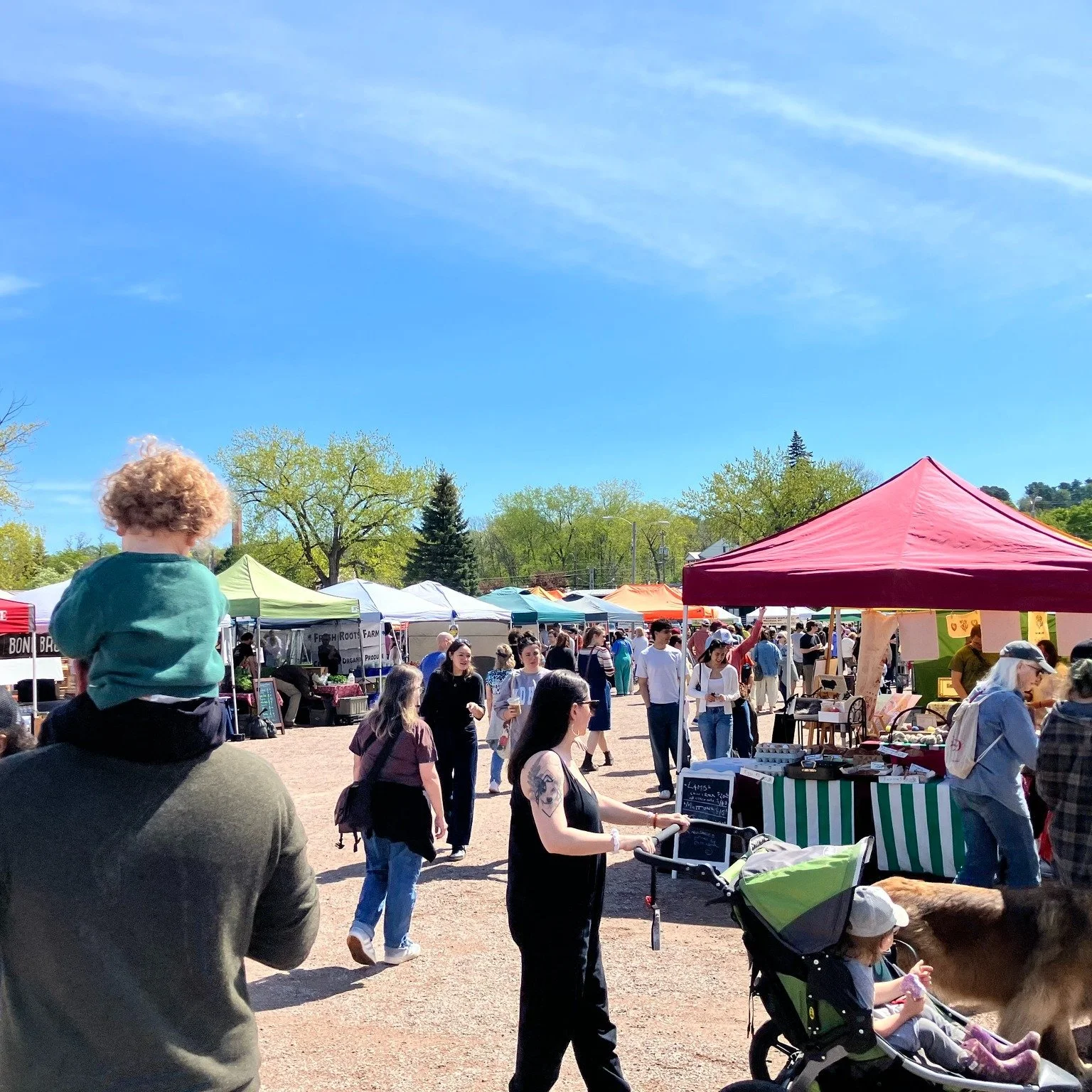 This week we want to give a special shout out to @vt_construction for their support for the third year in a row! Sponsors like them help make this market possible, and we couldn't be more grateful. Stop by tomorrow to say hi! 

We'll also have music 