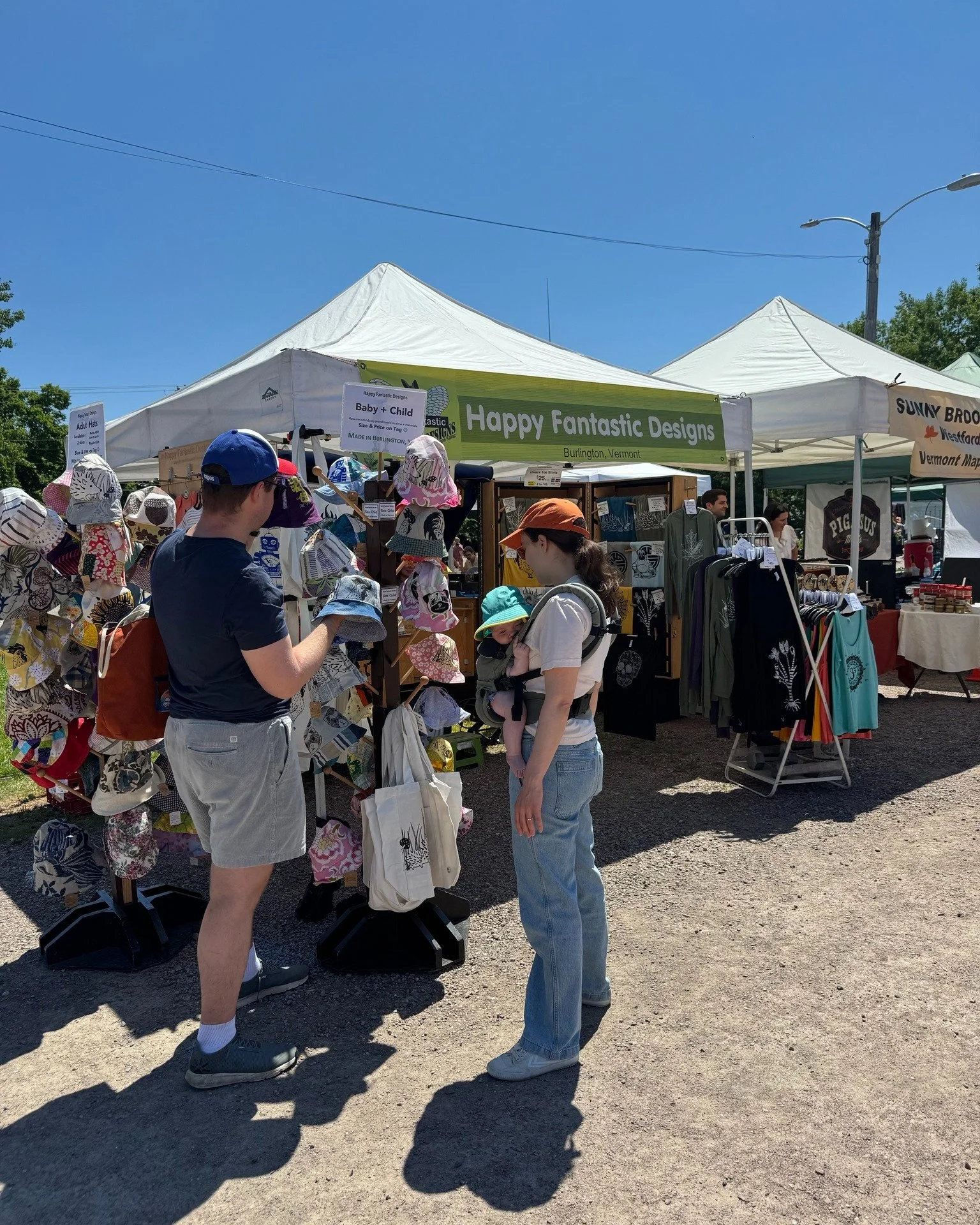 So many happy pics from last weekend's market! No market day is the same, but this weekend you'll find a lot of the same goodness (but different!):

🌱 More than 75 vendors bringing you the best, most lovingly produced food, produce and art from arou