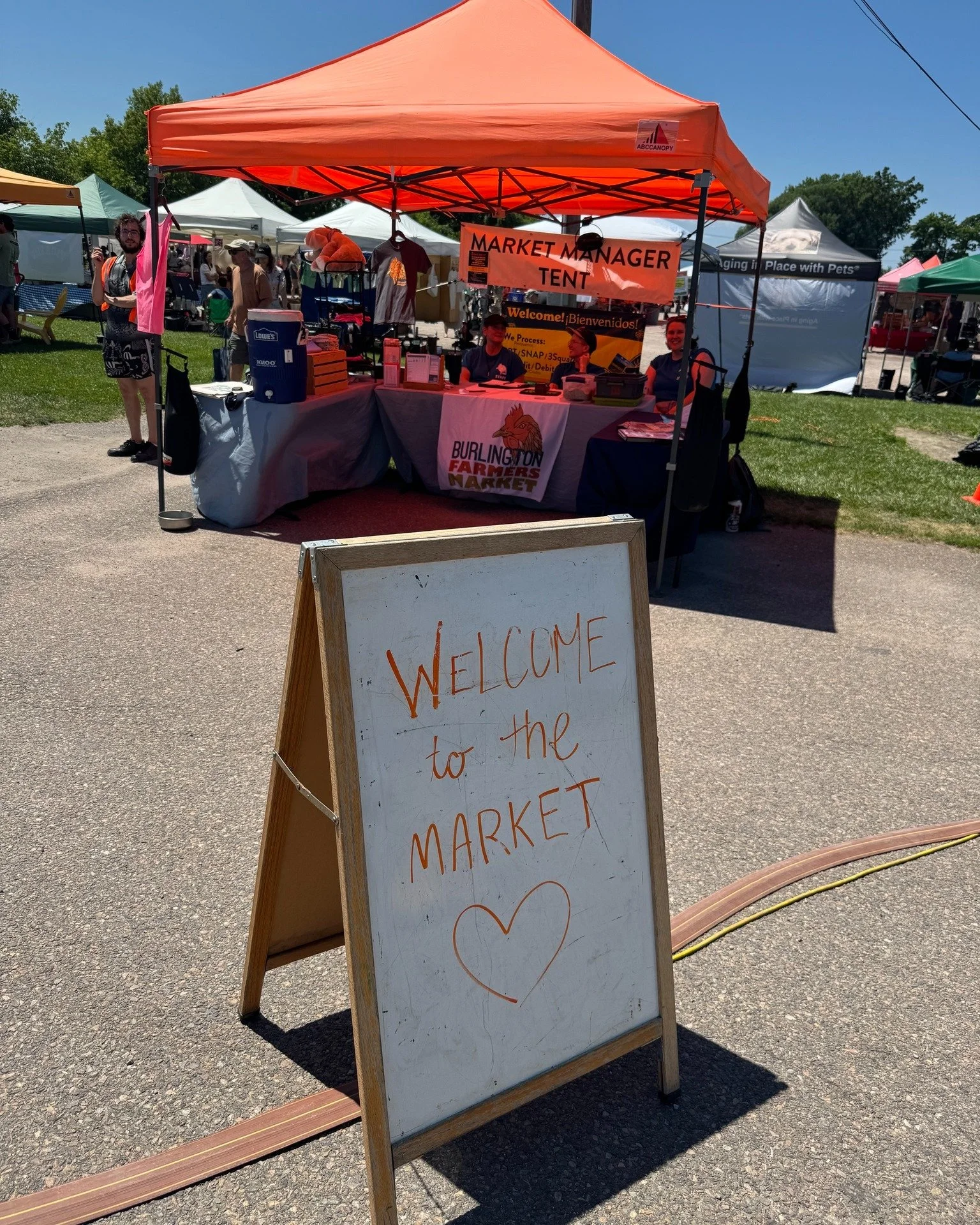 This weekend is shaping up to be the perfect one to come see us! 

🌻 Sunshine's in the forecast, and we're hitting peak produce season for our veg farms - you don't want to miss it. Plus, we just really miss your faces, so don't leave us hanging; co