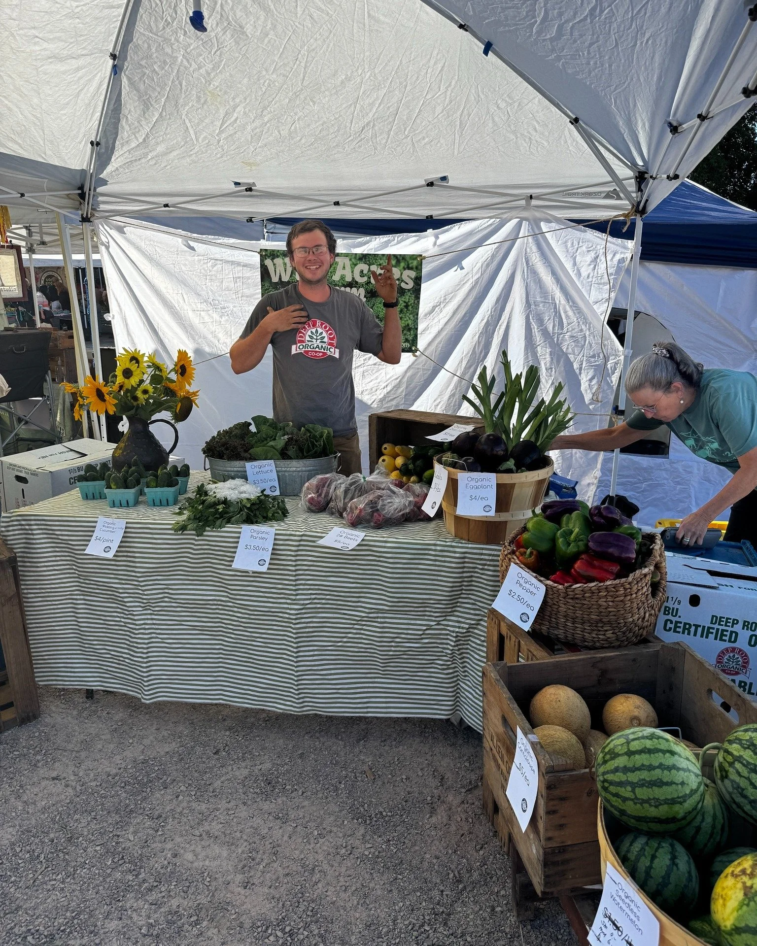 Small local farms, dogs making new friends, supporting nonprofits, bright sunflowers...these are just a few of the things we love about our market!

Come and find this and so much more tomorrow from 9am-2pm at 345 Pine St, rain or shine. Find the ful