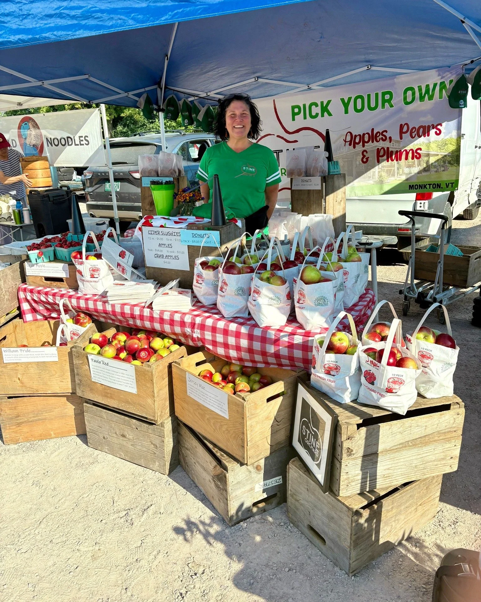 Signs of fall are coming and todaywe're pretty excited to share more about seasonal vendor @stineorchardvt! 🍂

🍏 Stine orchard is nestled in the rolling hills of Monkton offering PYO apples, pears &amp; plums plus fresh pressed cider, cider slushie