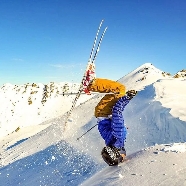 Talk about extreme sports! Broken River Ski Area is located in the Southern Alpes and boasts some of New Zealand&rsquo;s best ski in the world 🎿 Who is up for the challenge this winter?
.
.
📸 @brokenriver