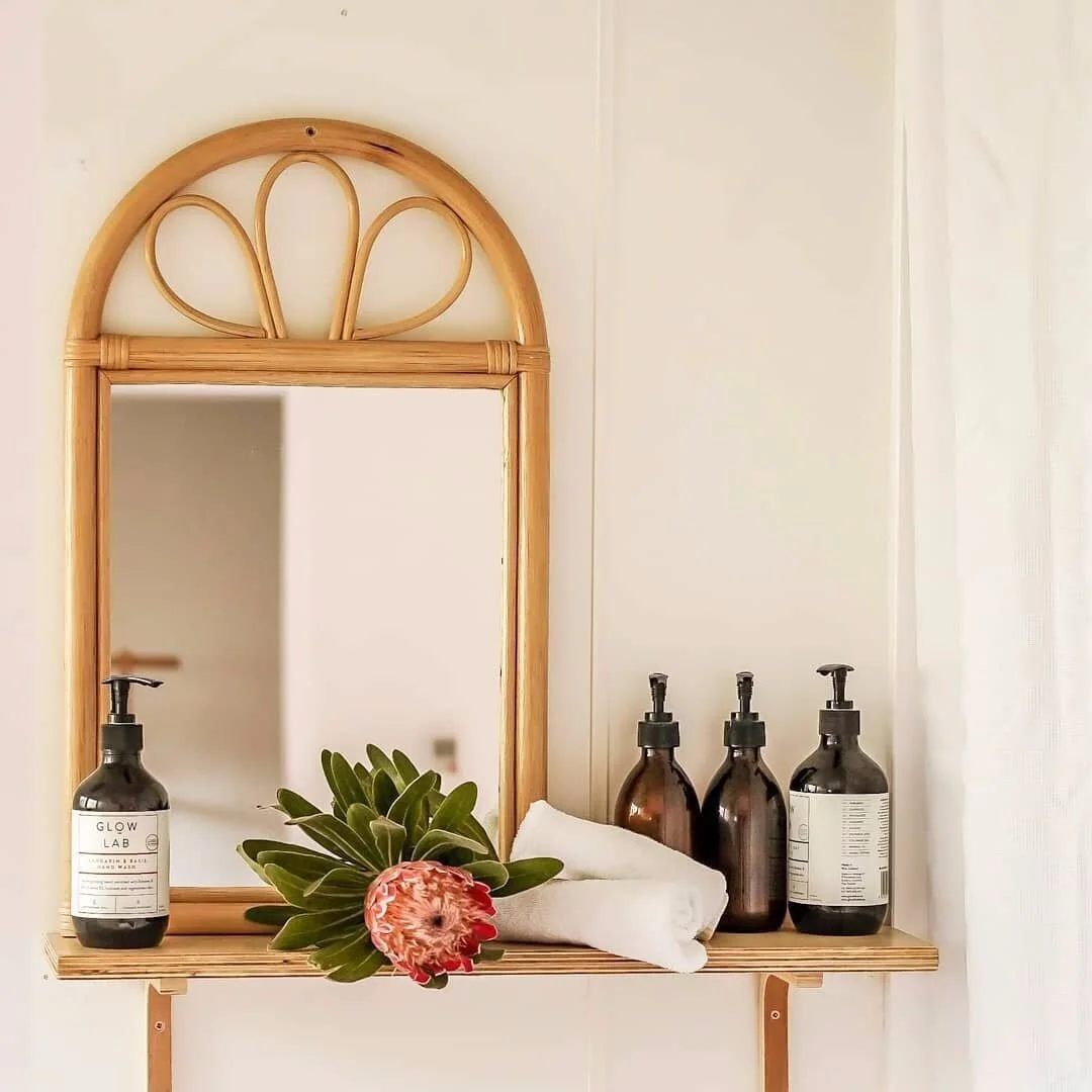 Meditterranean Queen Studio- Sunny studio with terracotta tiles and fresh and easygoing decor