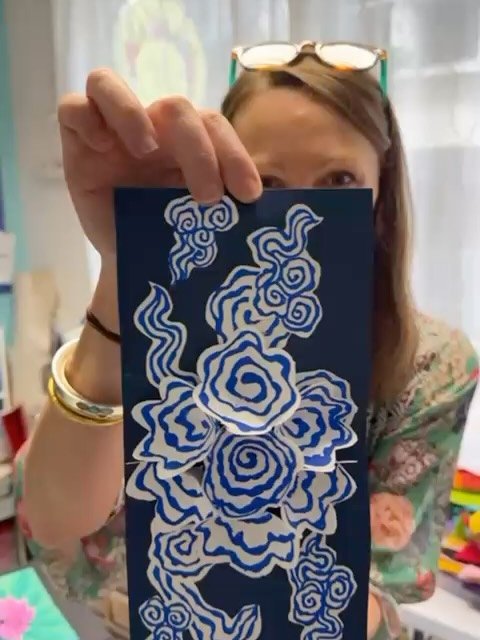 It was a rainy day in Hong  Kong, and we made lilies! Water Lilies of course! Pop up lilies and painted ones, thank you Nicole for guiding us through this delightful mixed media lunchtime me session and making it attainable for a one handed artist ! 