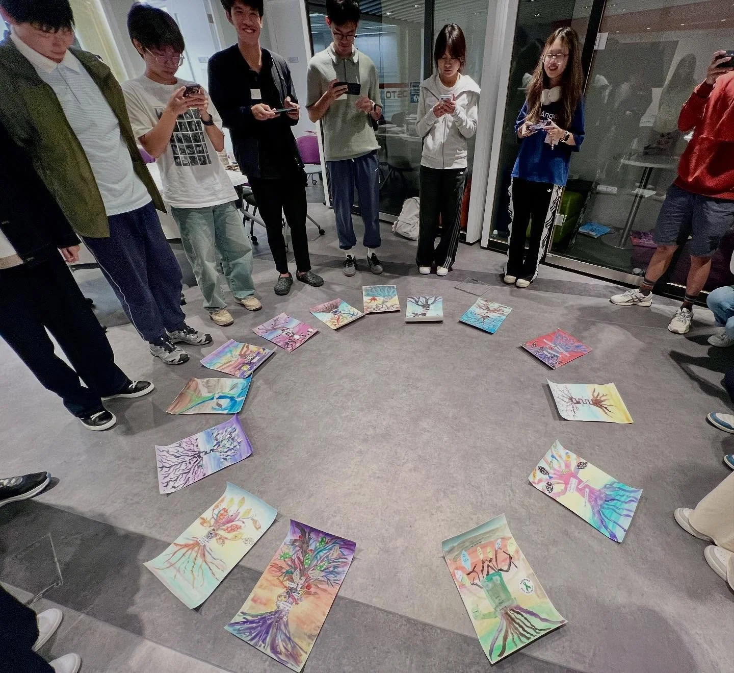 When I first moved to Hong Kong many years ago, I was absolutely captivated by the incredible Banyan trees that grow everywhere here and especially by the Wall Banyans that seem to hang on  by the tip of their roots! I have studied this trees in so m