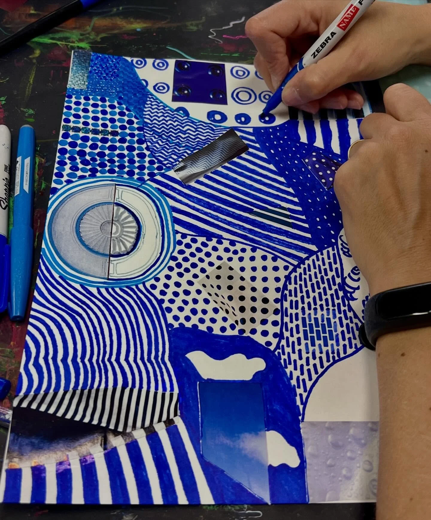 Sometimes we just need to join the dots ! Self soothing this week in the Weds Lunchtime Destress Doodling group , it&rsquo;s always welcome. A creative brain break in the middle of a crazy city ! These people &ldquo;know&rdquo; &hellip;.. they know t