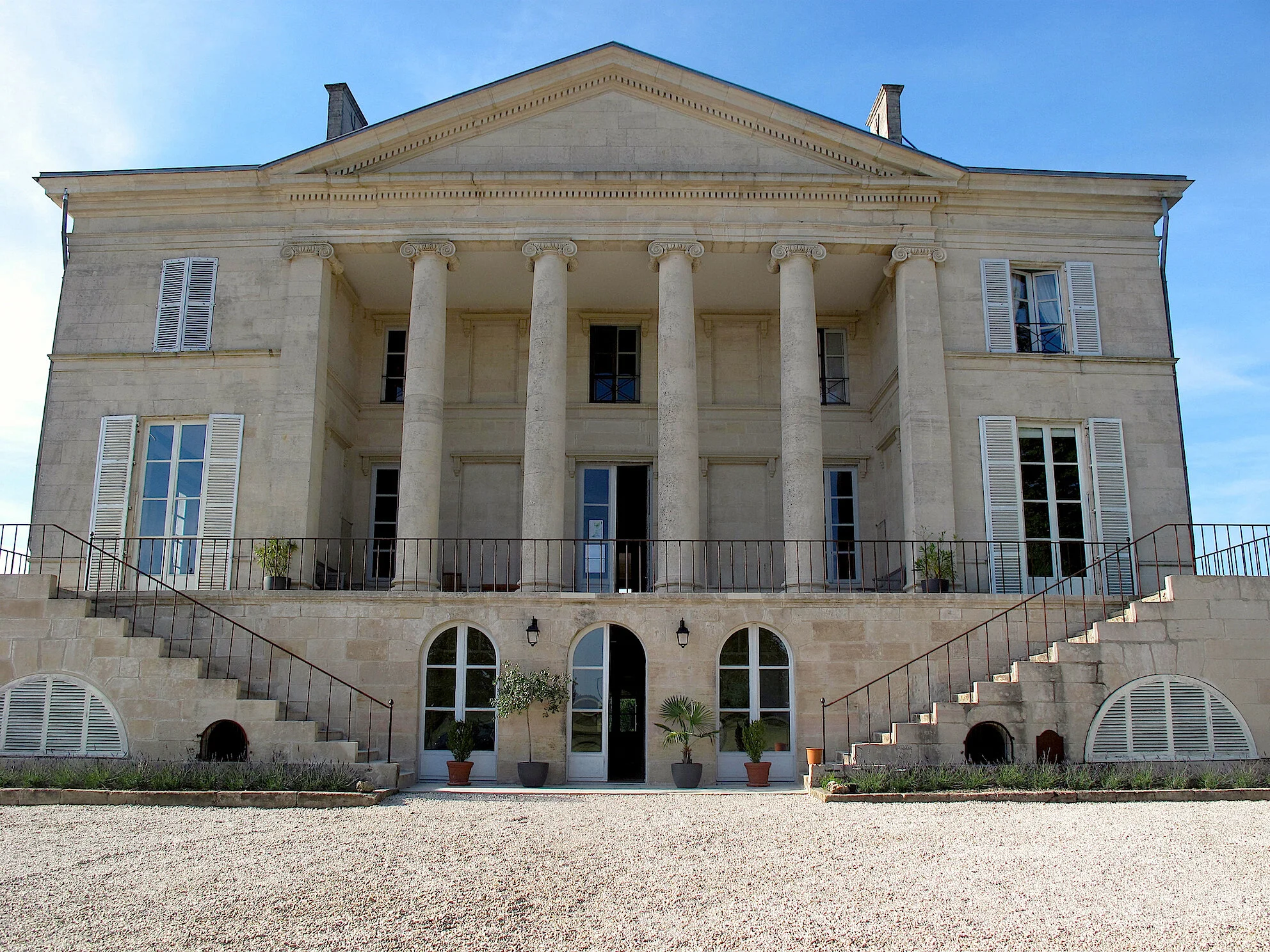 Châteaux Bignicourt-sur-Saulx. Chantier de l'Ecole d'Avignon 2014. Reconstruit dans le style Neo-Palladium 1810. Re-built in the Neo-Palladium style 1810.