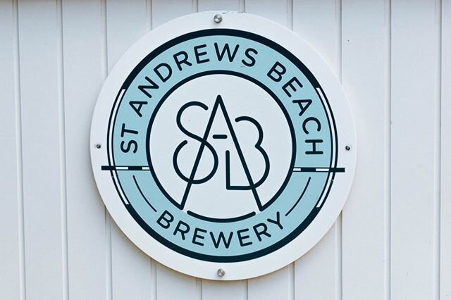 This sign is telling you it's (almost) time to relax and unwind on the Mornington Peninsula...⁠ St Andrews Beach Brewery is just a short 15 minute stroll from Fingal House. ⁠
⁠
@sab.brewery⁠
⁠
#standrews #standrewsbrewery #localbeer #chillout #unwind