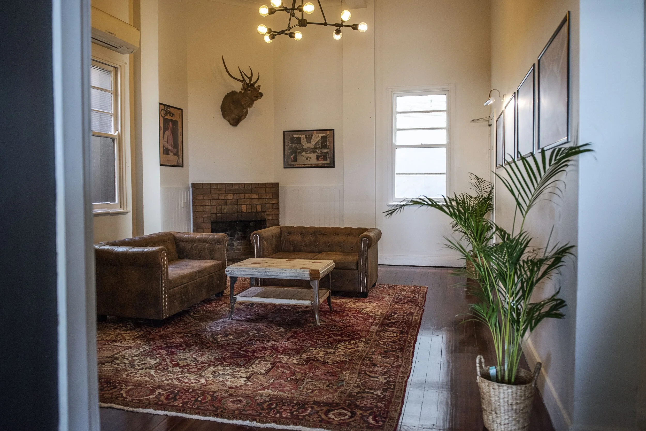 lounge1-min.jpg