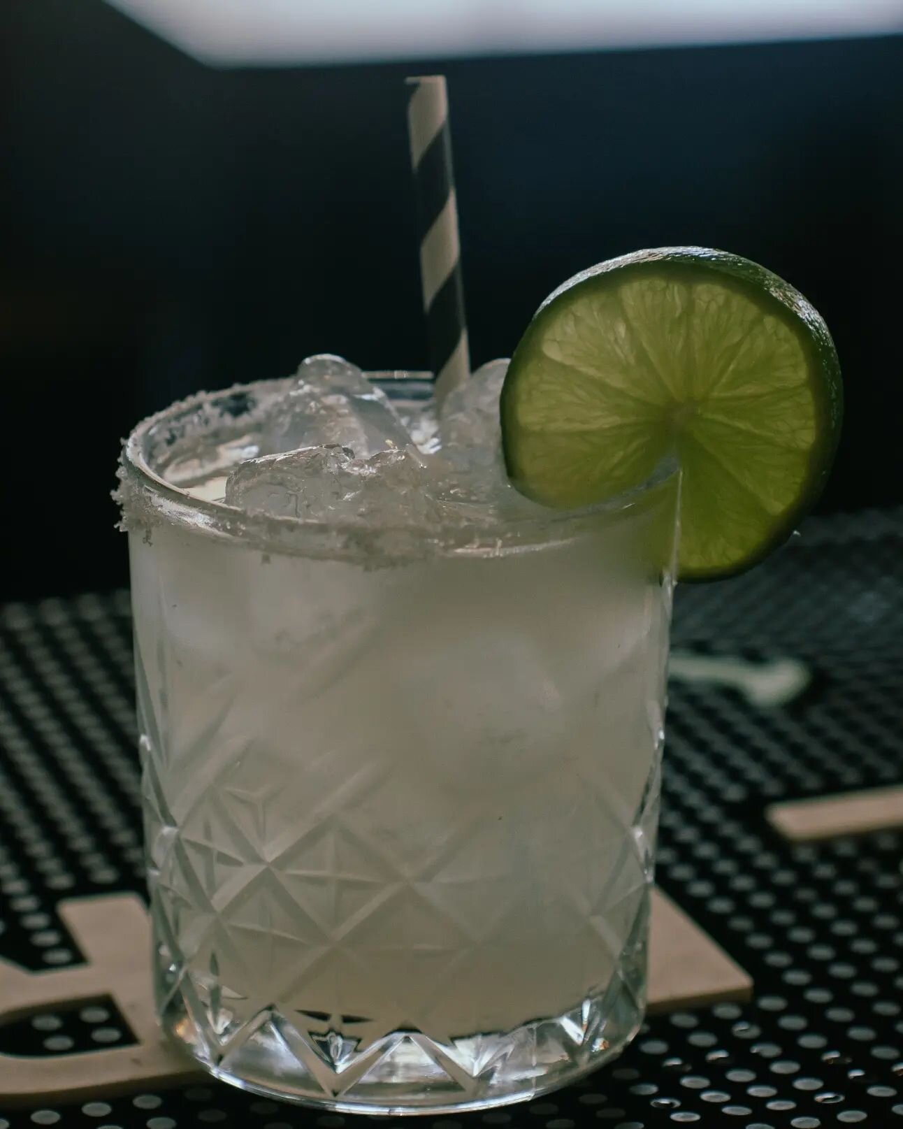 This week's theme cocktails 😏😏

Daphne's cucumber Mint Margerita 🥒@daphnekellytunes 

Safety Rums... ⛱️@safetyclubdamn 

Taleena Wrecked 🤪 @taleenapeck