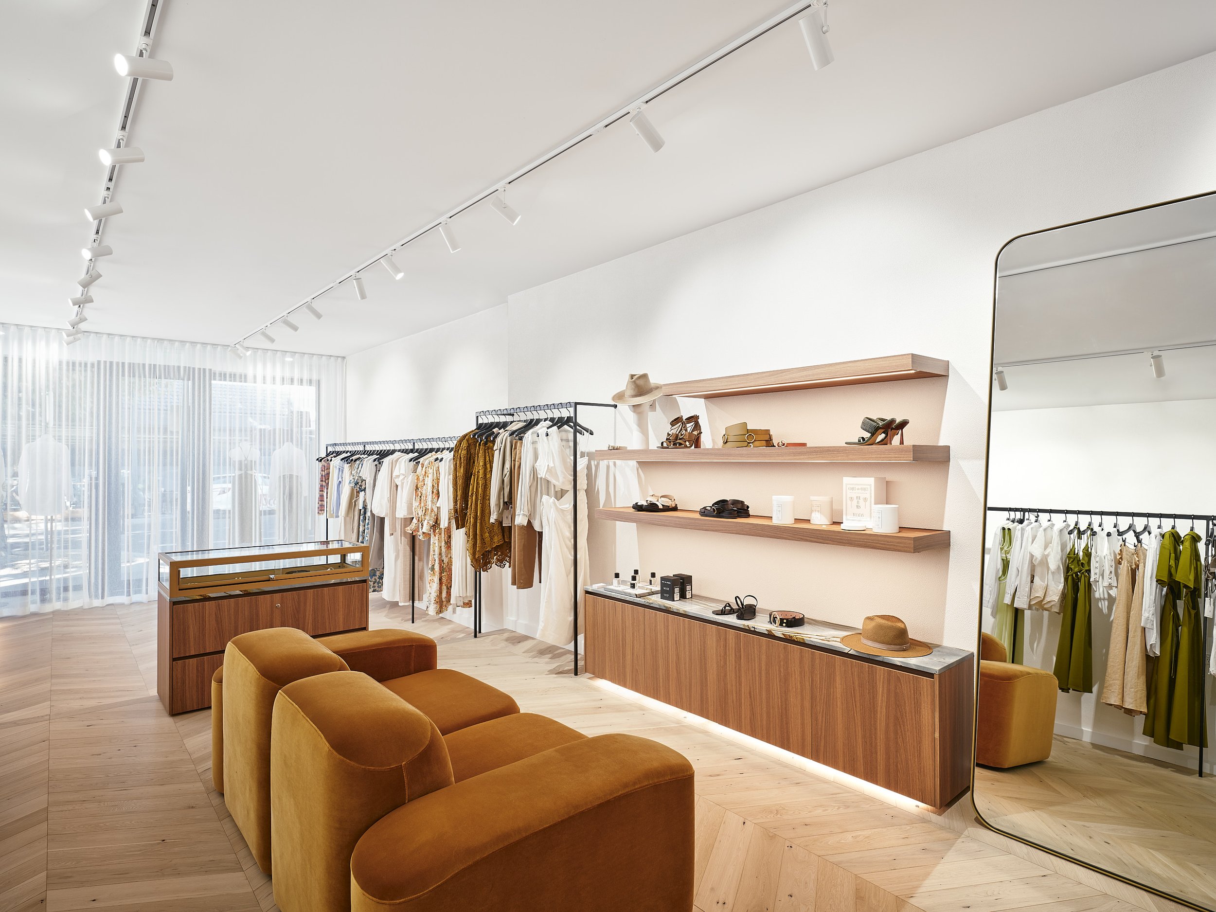 Retail &amp; Commercial Fittings 
