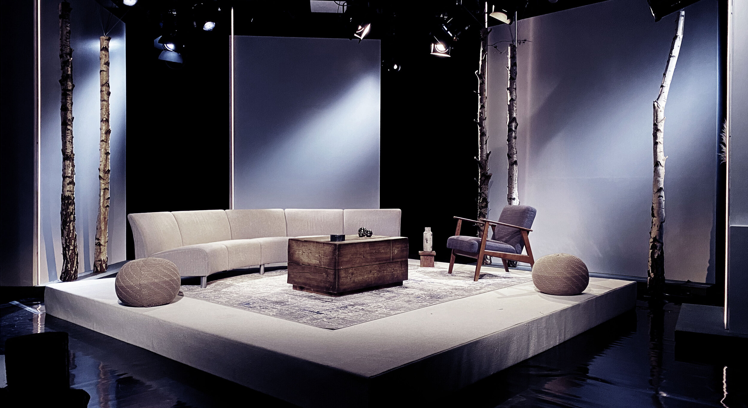 TV Broadcast-ITW    [view]