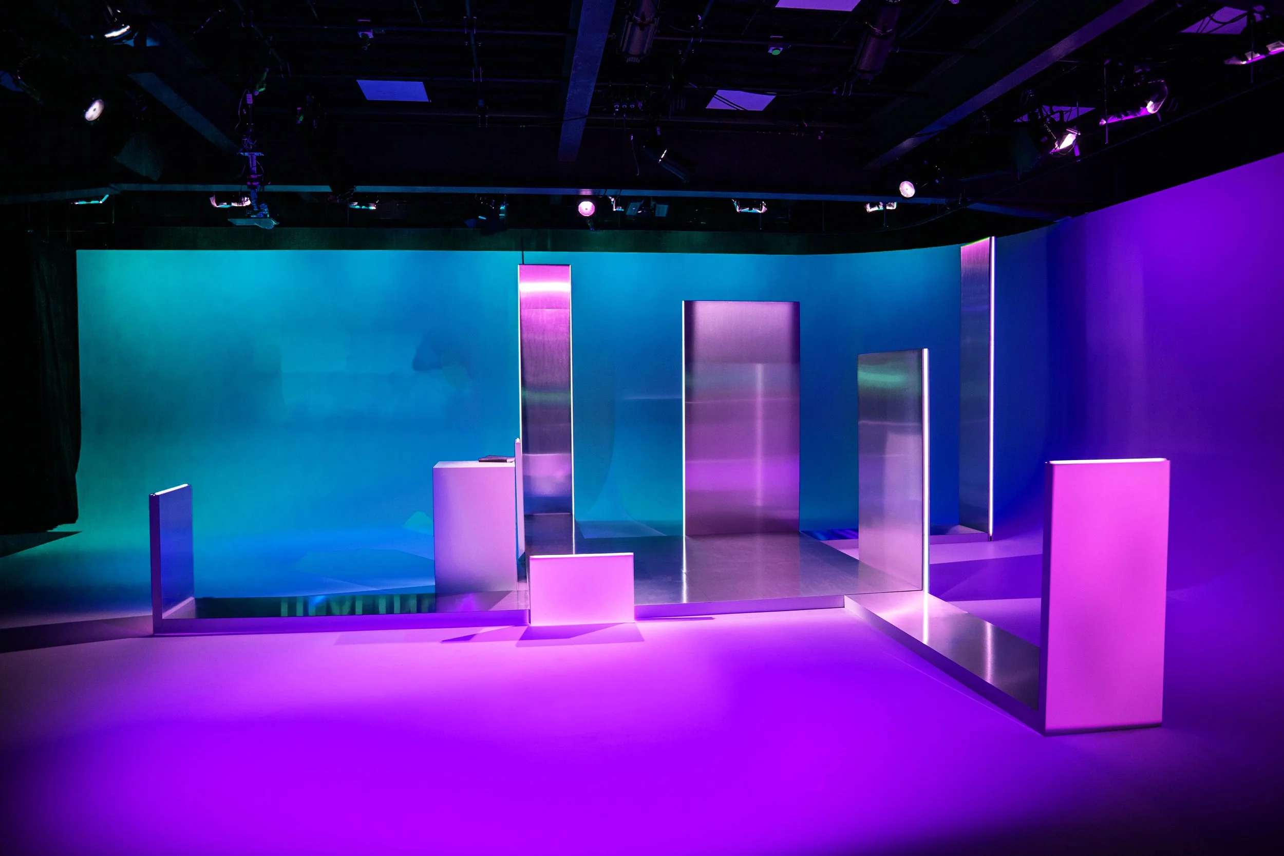 TV Broadcast-[view]