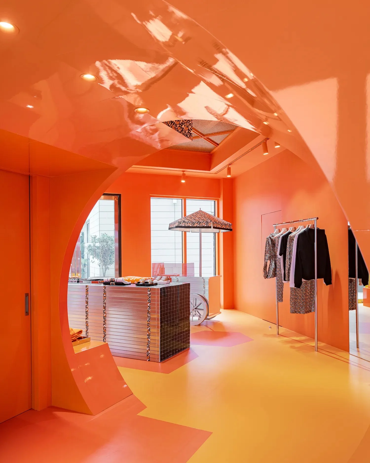 Burberry-Launches-First-Ever-Brand-Takeover-in-Ananti-Cove_-Busan-Pop-up-Store-4-5 copy.jpg