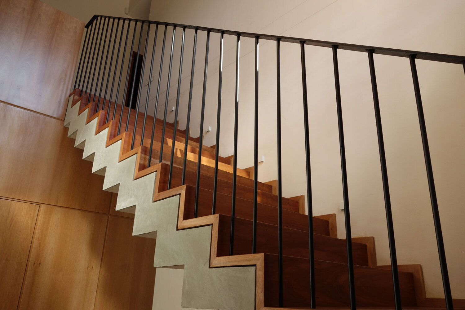 Straight staircase and handrail