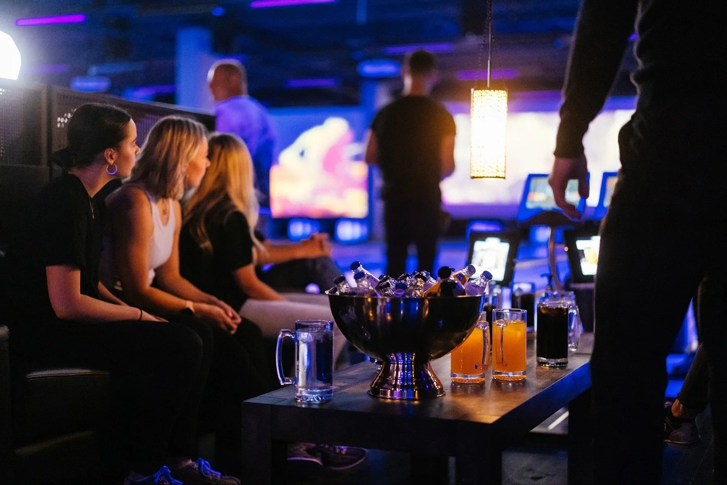 Sunnuntaina 9.11. vietet&auml;&auml;n is&auml;np&auml;iv&auml;&auml;! 🤍

Varaa rata hohtokeilaamaan tai osta is&auml;np&auml;iv&auml;lahjaksi lahjakortti ➡️ bowlcircus.com

Olemme avoinna koko p&auml;iv&auml;n iltaan saakka, tervetuloa! 🥰