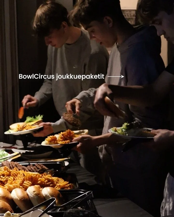 Kauden p&auml;&auml;tt&auml;j&auml;iset tulossa? 🏒🏀⛸️
Kev&auml;t on j&auml;lleen kauden p&auml;&auml;tt&auml;rien ja kes&auml;kauden kickoffien aikaa. BowlCircus joukkuepaketti on nuorten sporttaajien suosikki!

Joukkuepakettiin kuuluu: tunnin hoh