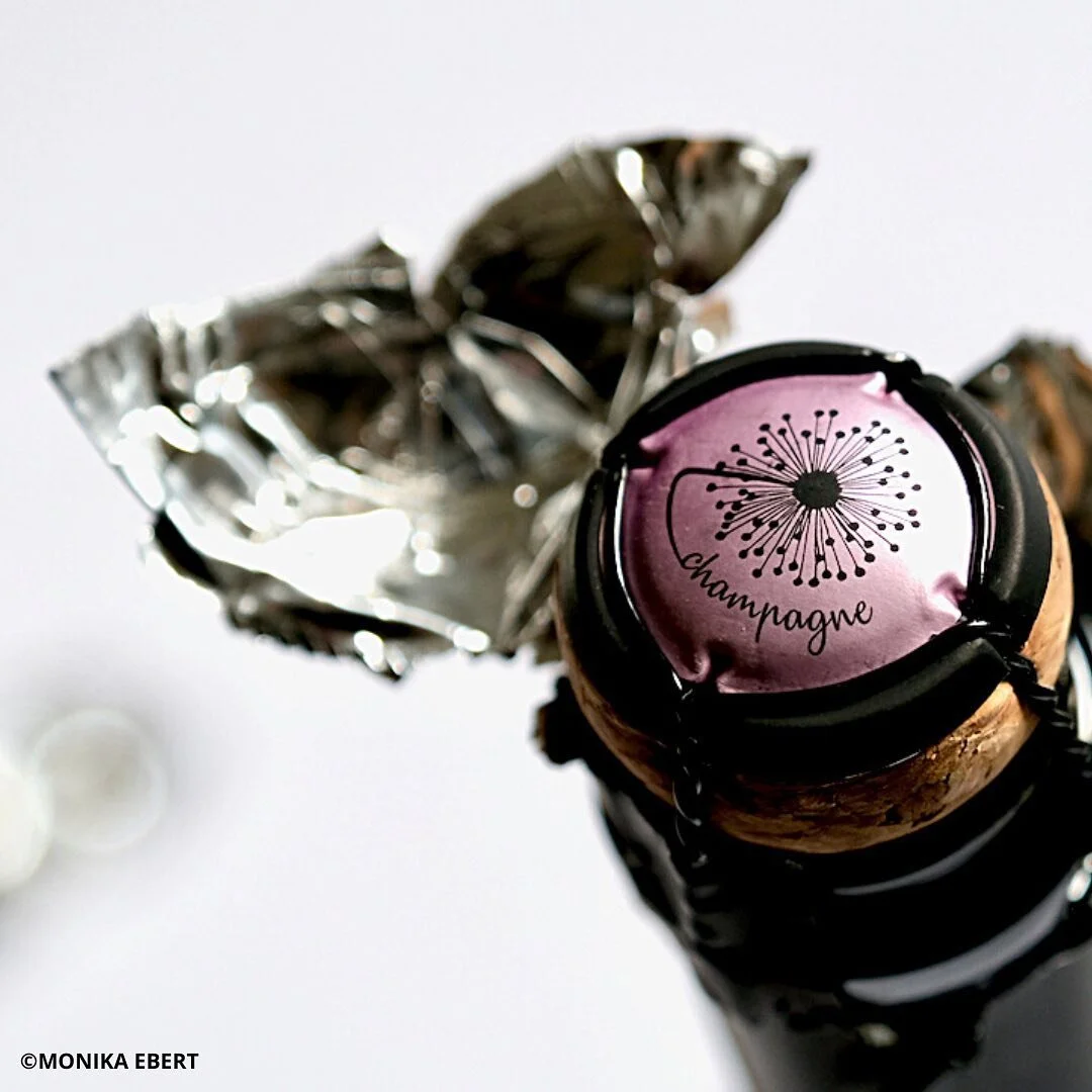 NEW ON FEMALEMAKERS.NET

CHAMPAGNE H&Eacute;L&Egrave;NE BEAUGRAND.
@champagne_helene_beaugrand 
I tasted 3 of her fine champagnes for you.
H&Eacute;L&Egrave;NE BEAUGRAND is also part of a group of 7 great female winemakers
called LES FA&acute;BULLUES