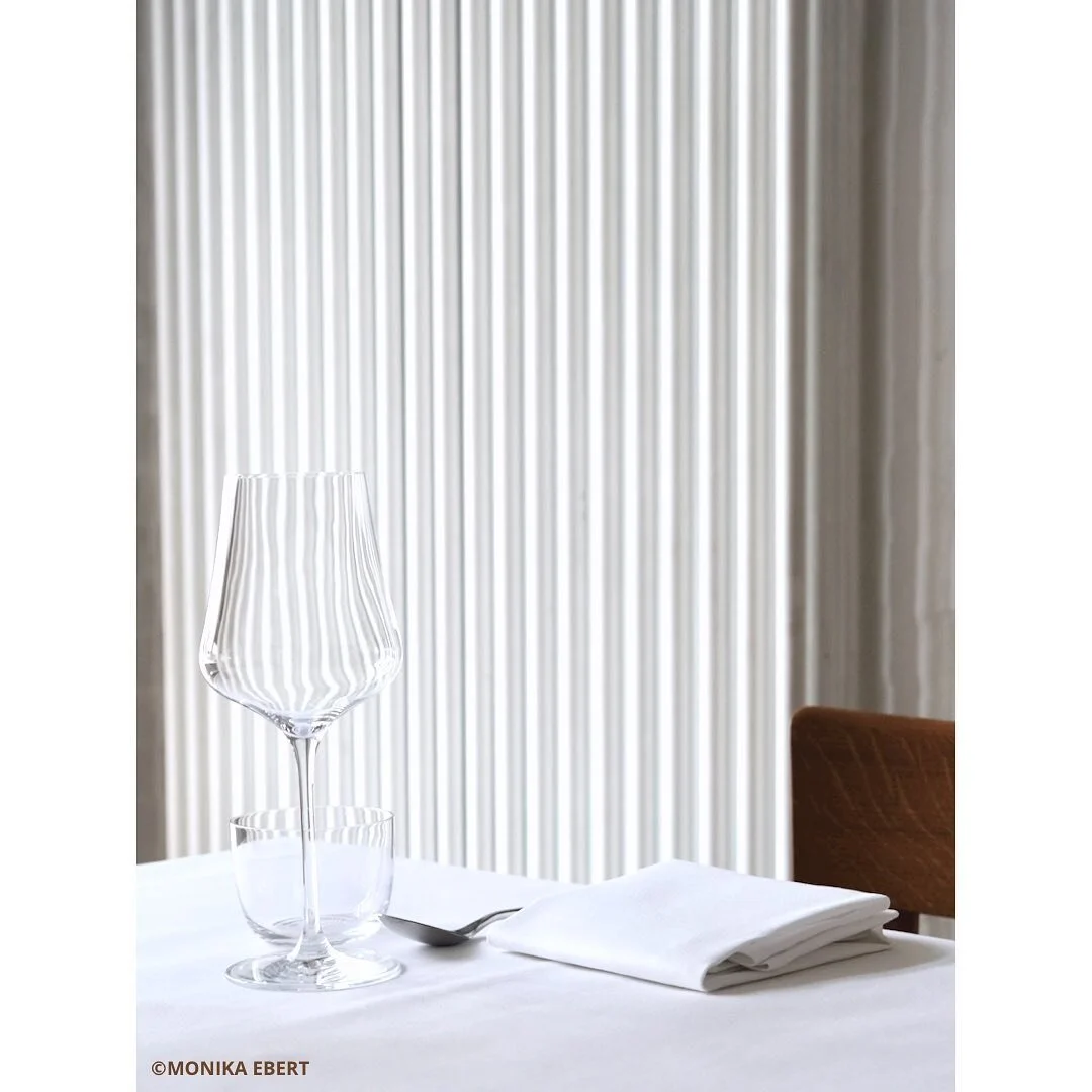 NEW ON #FEMALEMAKERSDOTNET
SERIES FEMALE LEADERS.
SARAH HALLMANN.
Restaurant HALMANN+KLEE. Berlin.
@hallmannundklee 
Owner, entrepreneur, creative director and host. These are Sarah Hallmann's roles in her fine dining restaurant Hallmann+Klee, Berlin