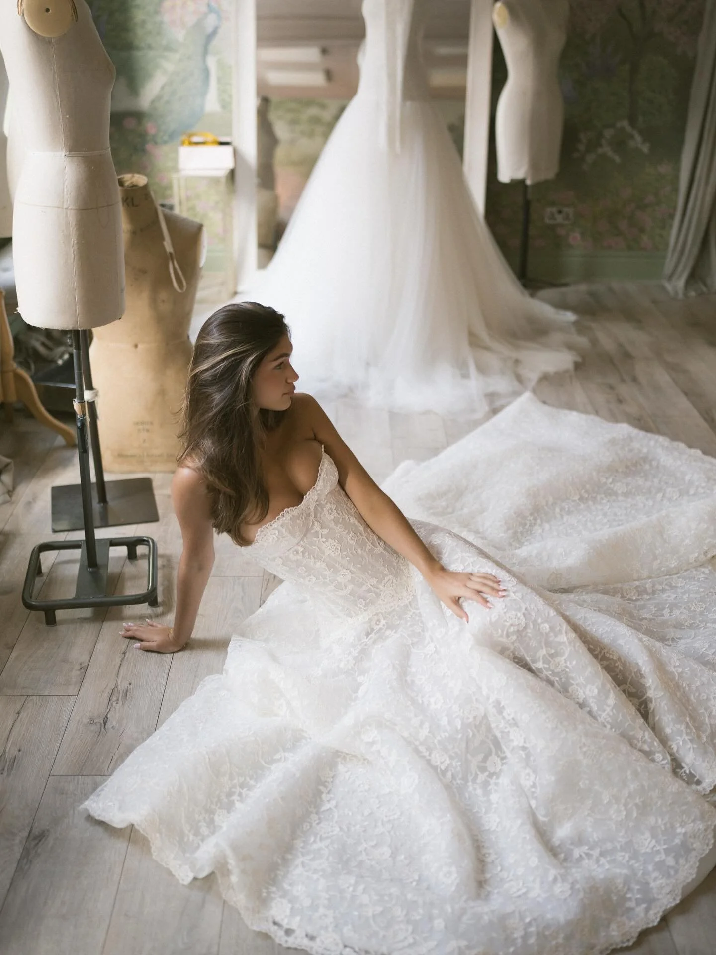 Ahead of our Sample sale next weekend we are so excited to share a preview of some of the new designs we have been working on and will be available to try over the weekend. We had so much fun with @rachel_takes_pictures and @lucygrandidge putting thi