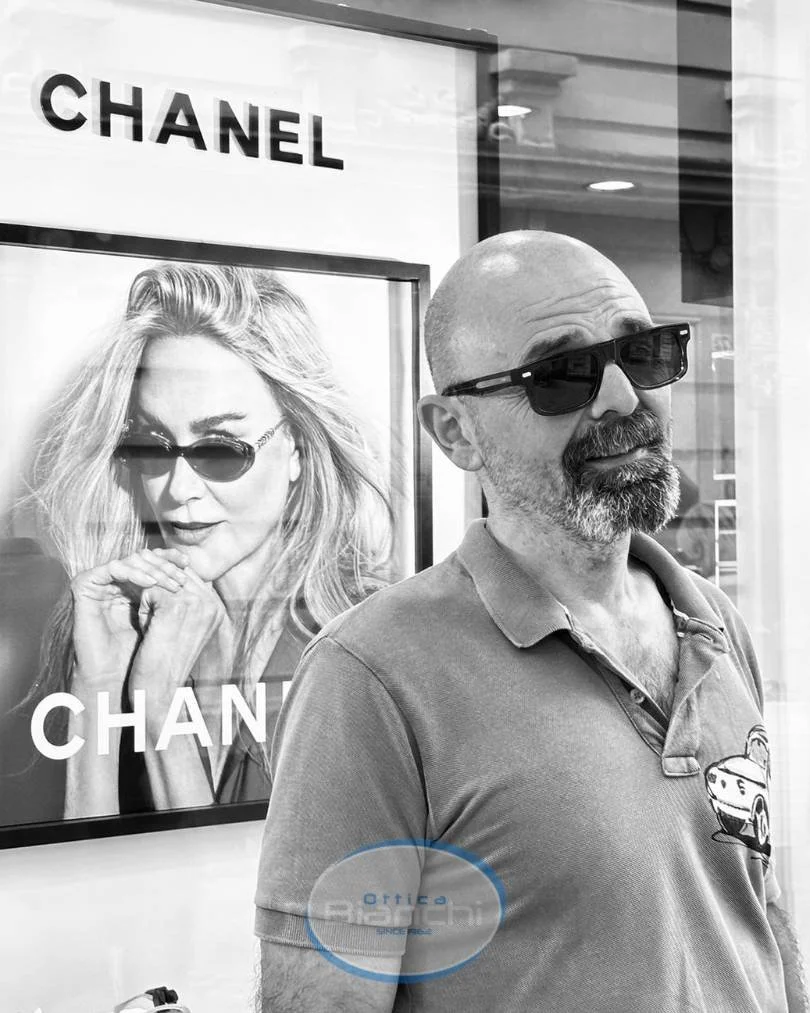 OB - cliente con chanel da sole.jpg