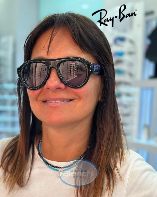 Ray ban Sole con ragazza sorridente.jpg