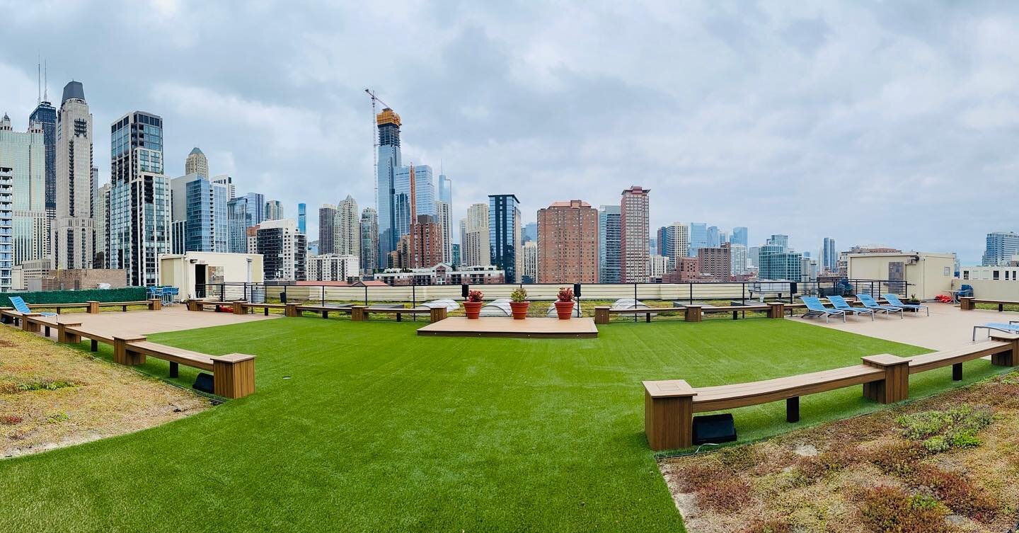 T&ordm;Cool reaches new heights...Literally!&nbsp;🥶

The T&ordm;Cool fitness club trend continues with a synthetic turf rooftop project at the @ffc_chicago - Gold Coast in Chicago, IL. 

Whether it&rsquo;s hanging out with friends, or taking part in