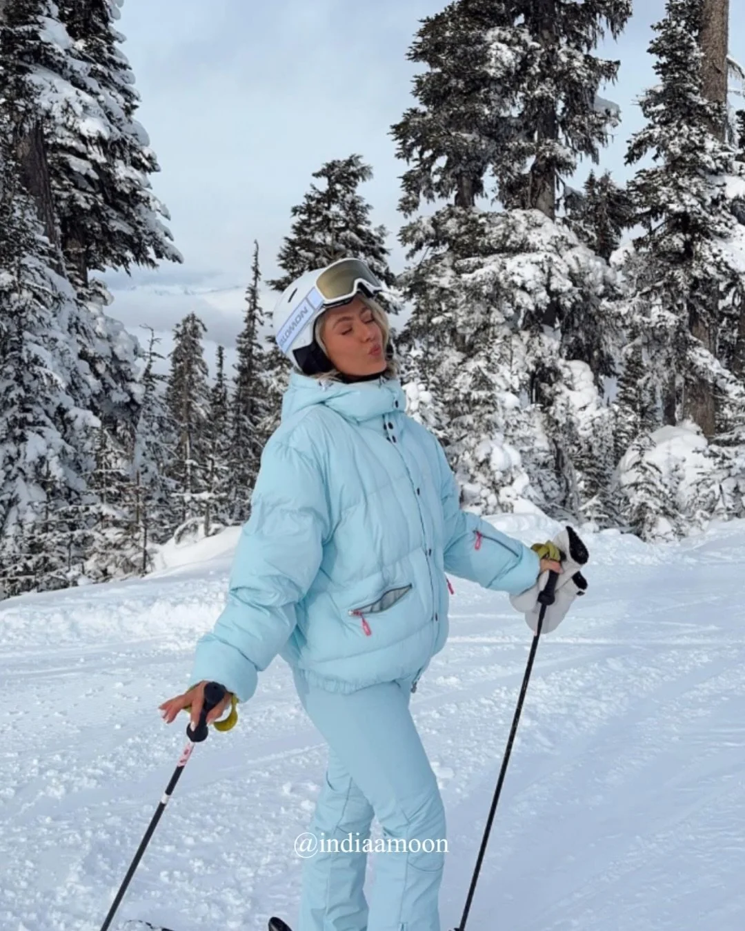 Holiday dreaming ✈️ We&rsquo;re reminiscing about the girls&rsquo; trips with our travel partners last year and can&rsquo;t wait to see what this year brings 🤎

India - hitting the slopes with @crystalholidays @gowhistler 
Olivia and Juti - day to e