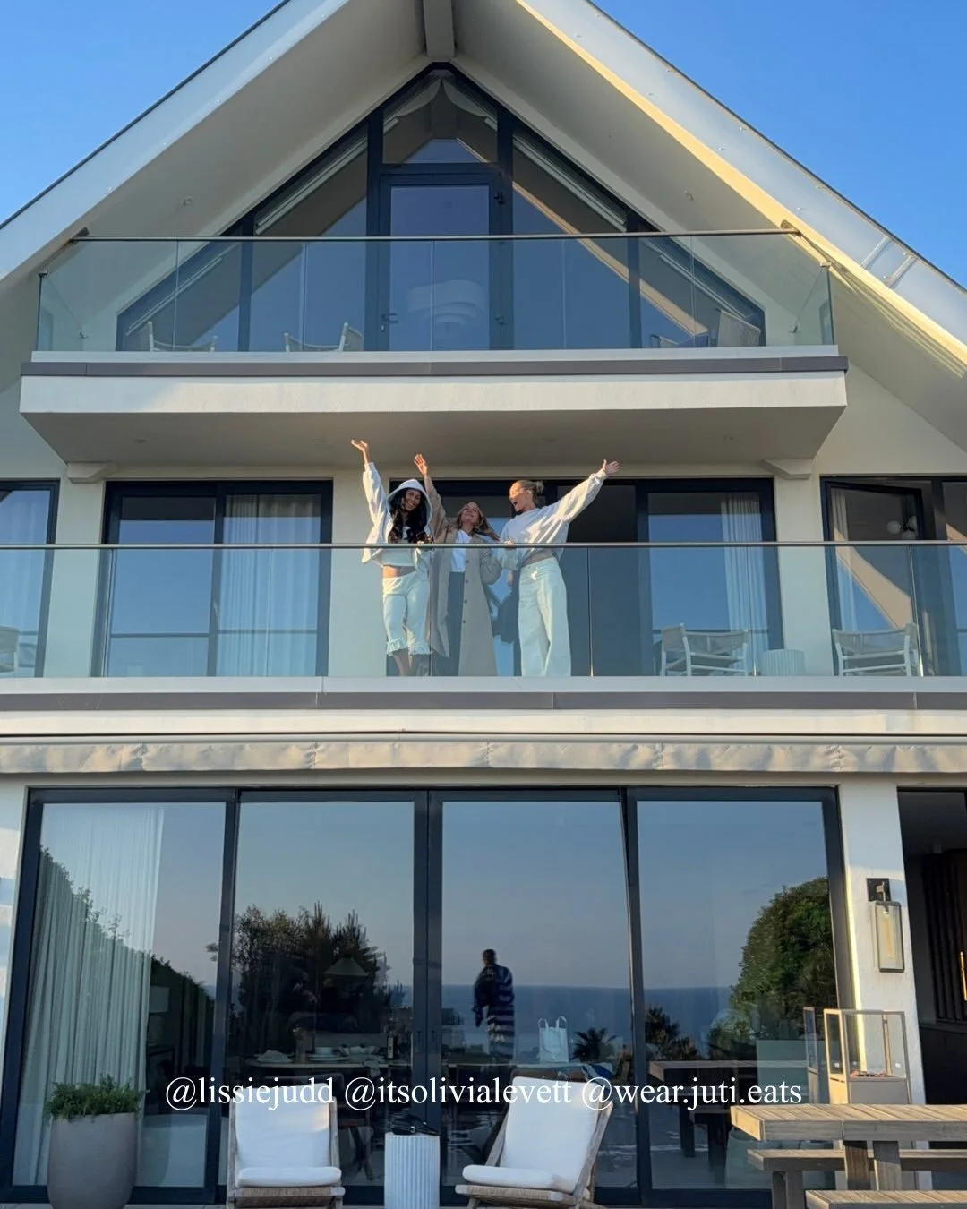 Staycation goals🤎 Olivia, Juti and Lissie took their followers along to a beautiful staycation at @thecliffbrighton villa, and shared their favourite treatments from @TGBSpa - Brighton&rsquo;s newest luxury spa destination 🧖&zwj;♀️