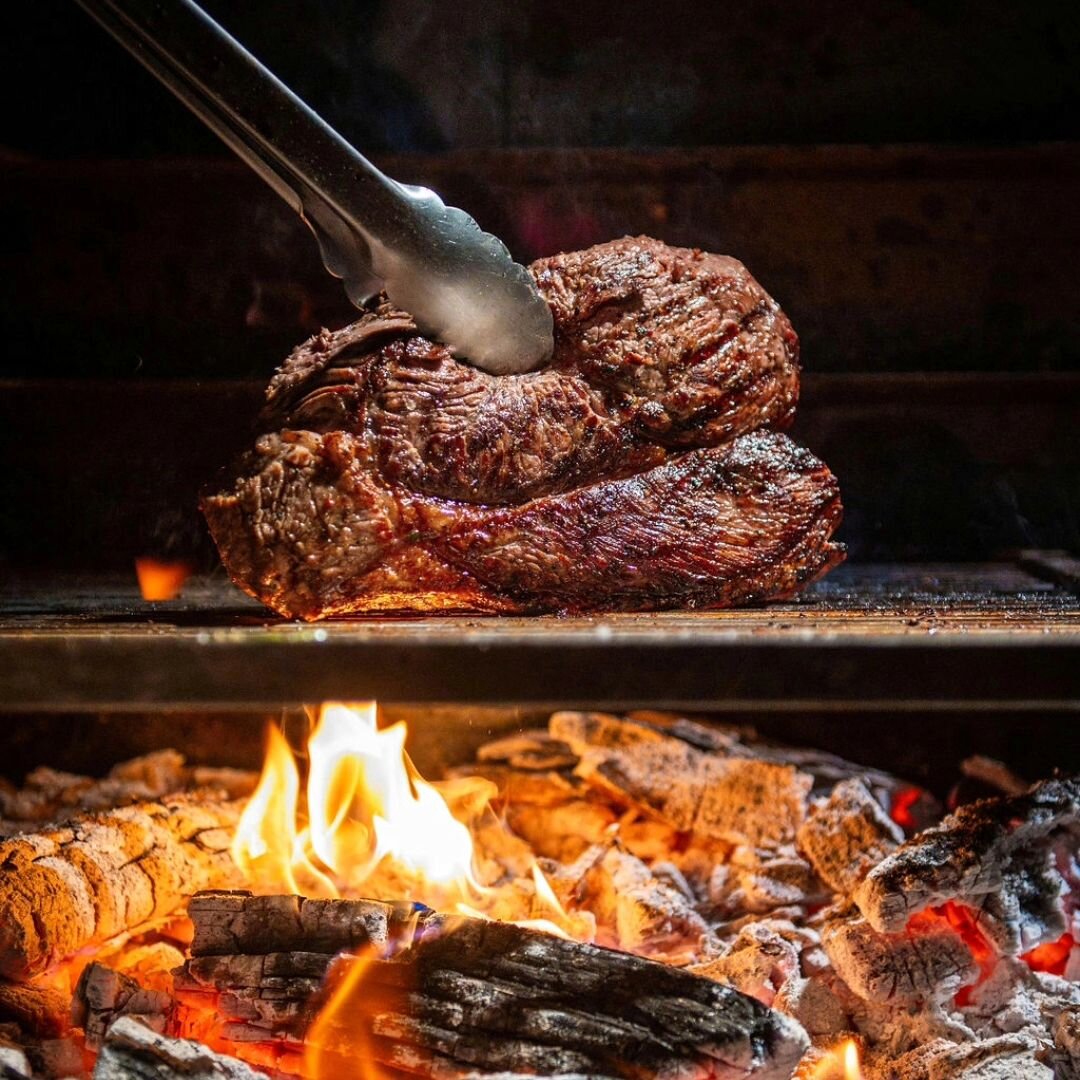 I googled my symptoms...turns out I just needed to braai.

Food styling for @karanbeefsa 
Photographed by @hendriksteytler 
Assisted by @michellevanwezel

#foodphotography #rumpsteak #braaitime #nougaanonsbraai #foodcontent #foodstyling #foodstagram 