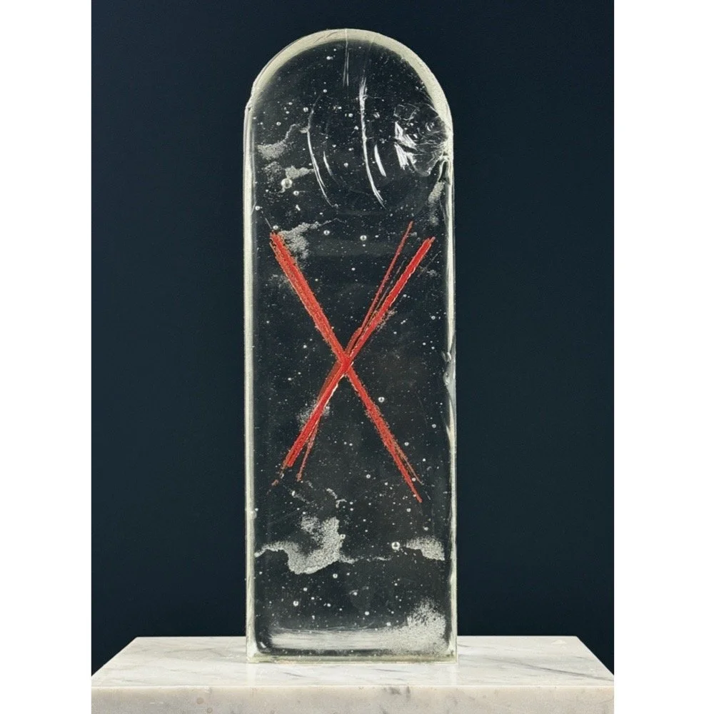 Finn Lynggaard abstract glass sculpture with red X motif on rippled surface