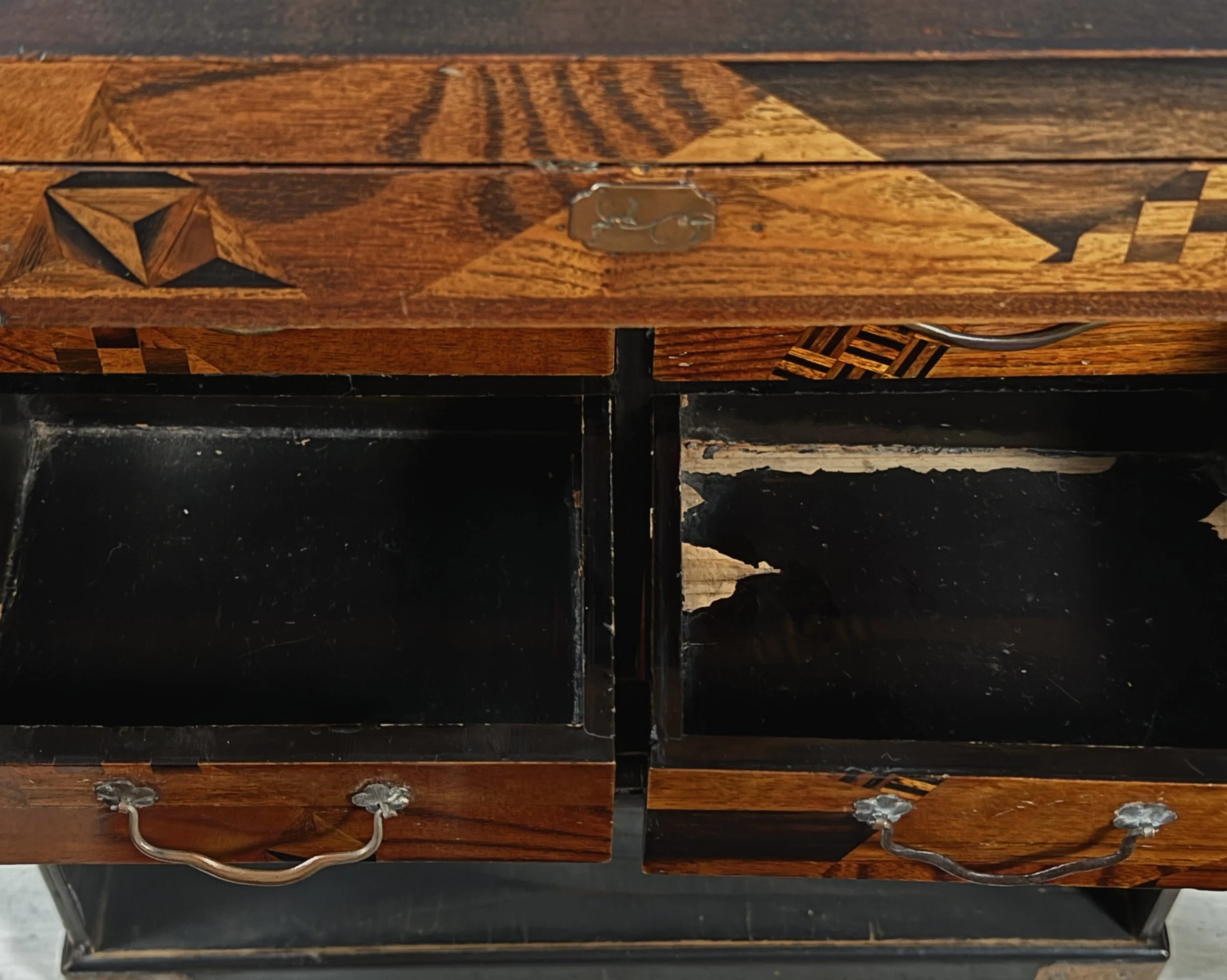Antique Japanese Meiji period kodansu cabinet, yosegi parquetry and mother-of-pearl inlay
